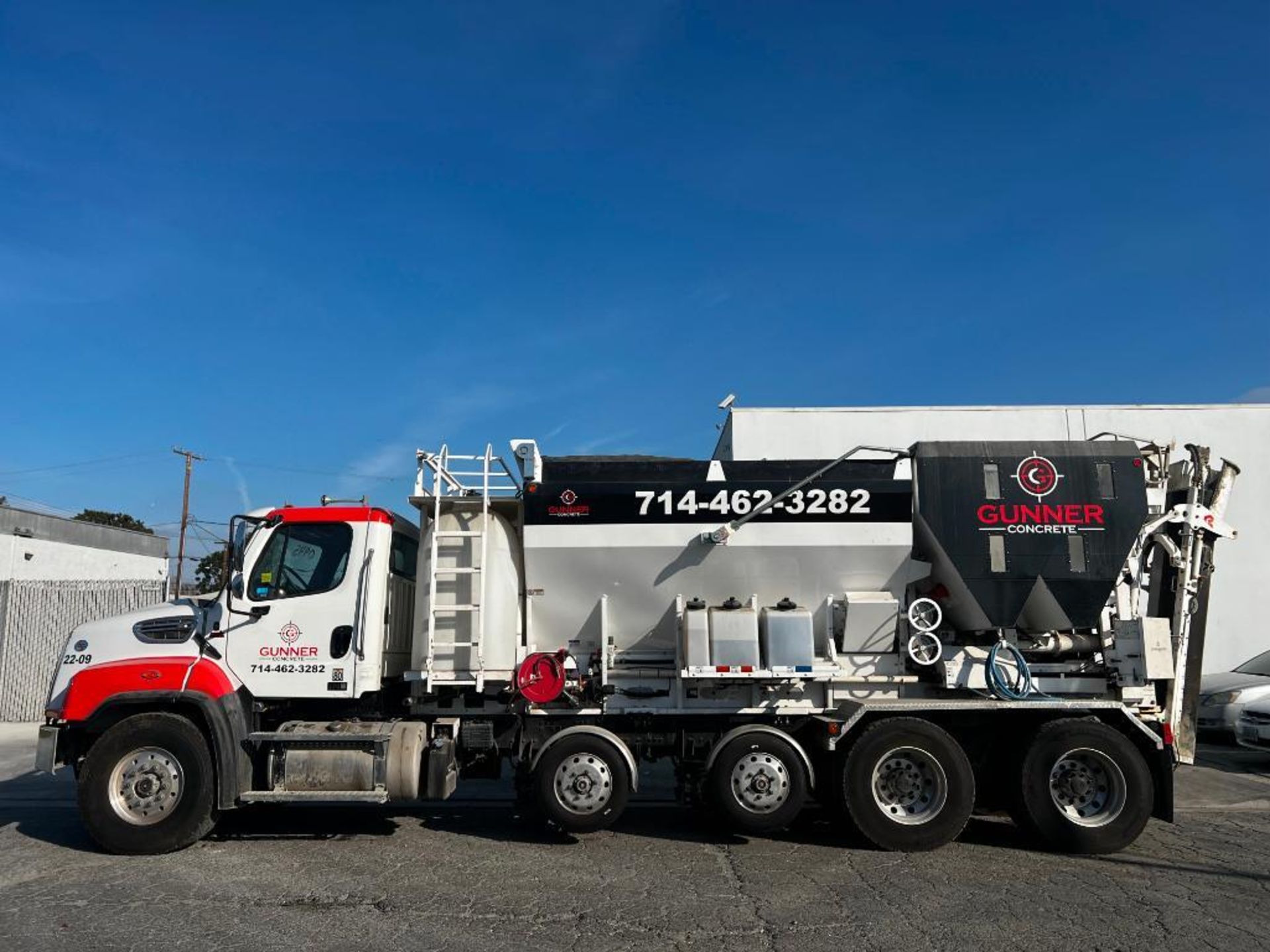 2022 ProAll P85 10-Yard Mobile Volumetric Concrete Mixer on 2023 Freightliner 114SD Tandem Axle - Image 5 of 47