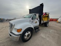 2005 Ford F650 XL Super Duty 4X2 Attenuator Truck