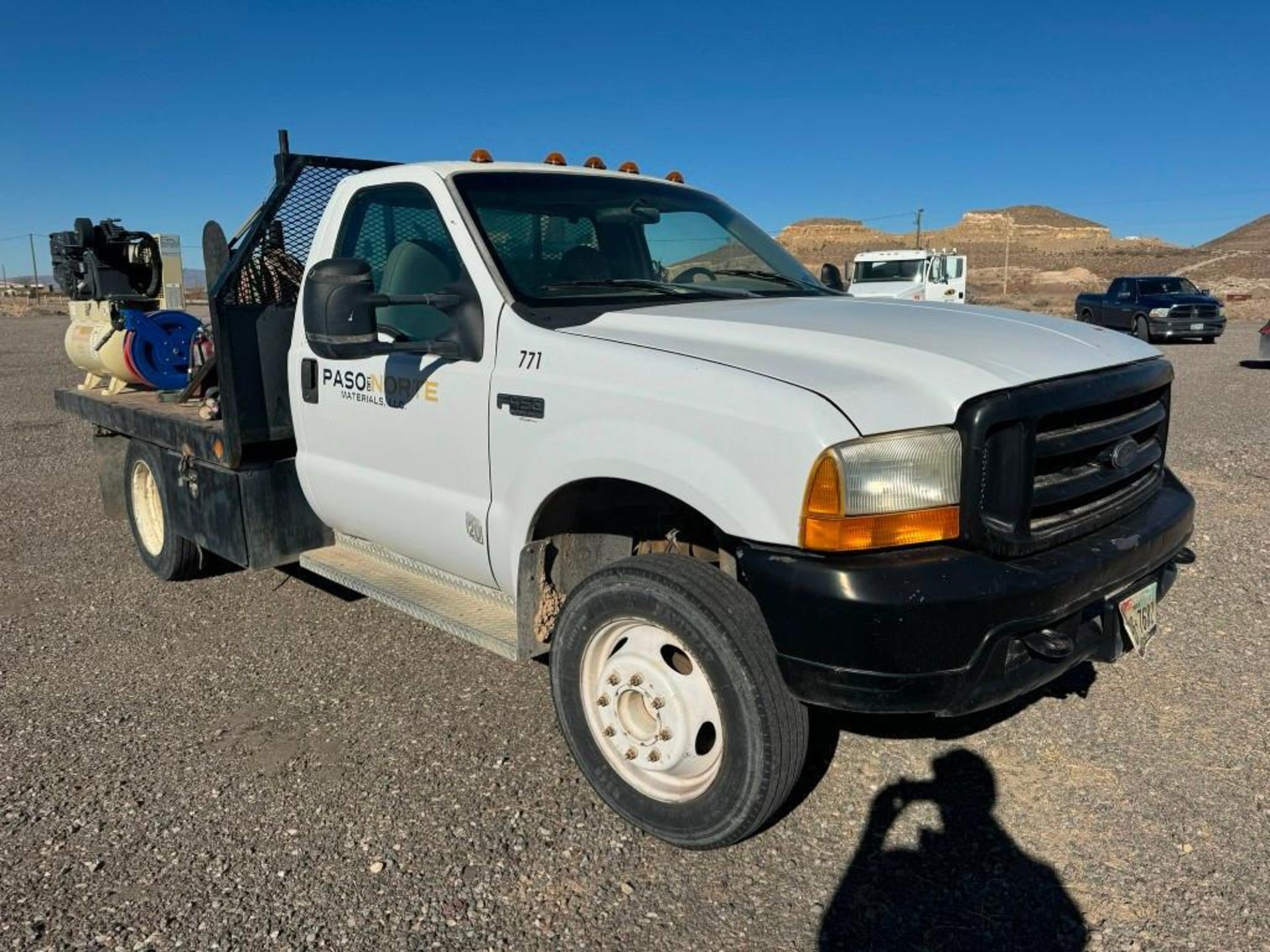 1999 Ford F450 Service Truck - Image 5 of 23