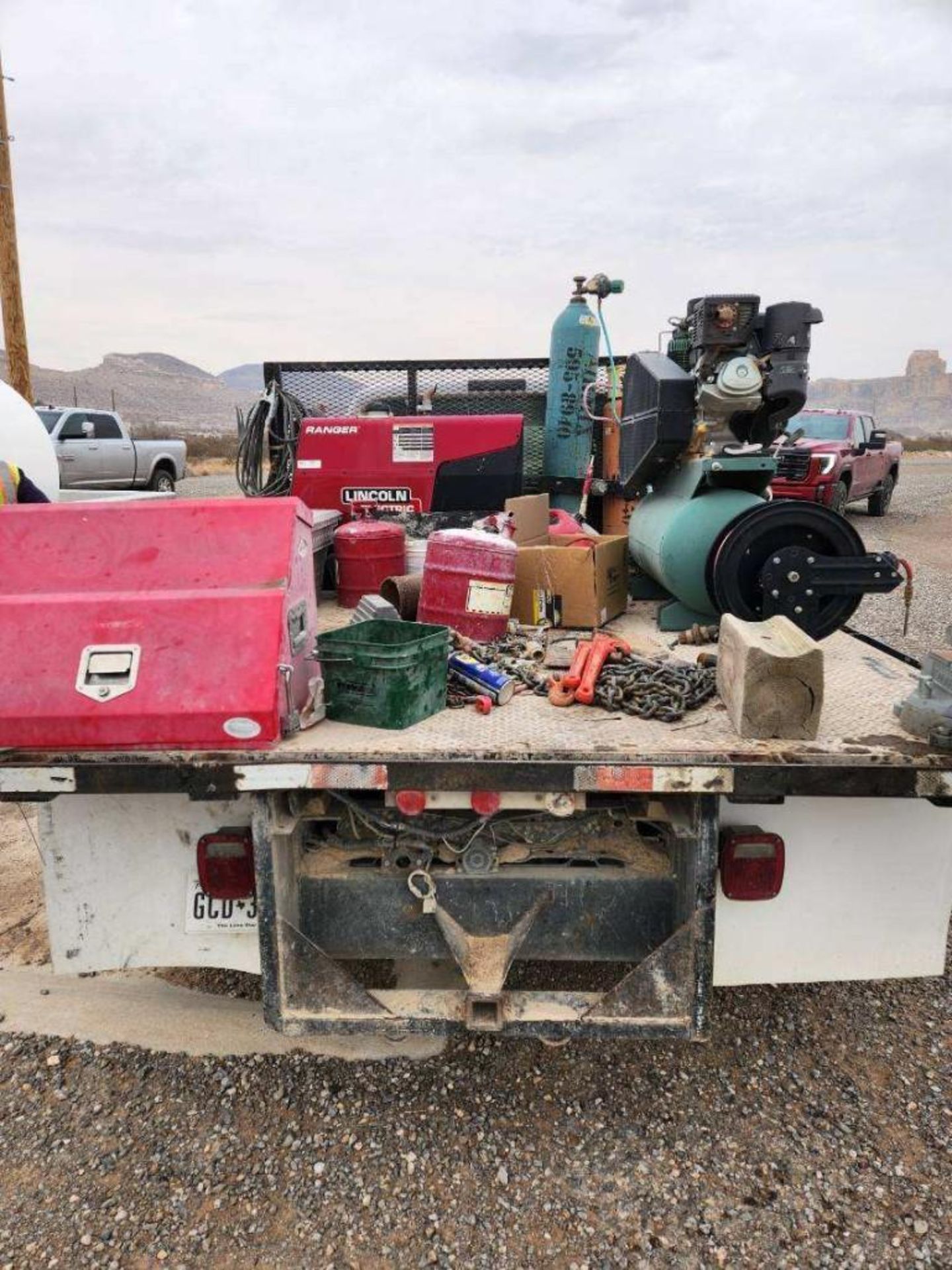 2004 Ford F350 XL Super Duty Crew Cab Service Truck - Image 5 of 7