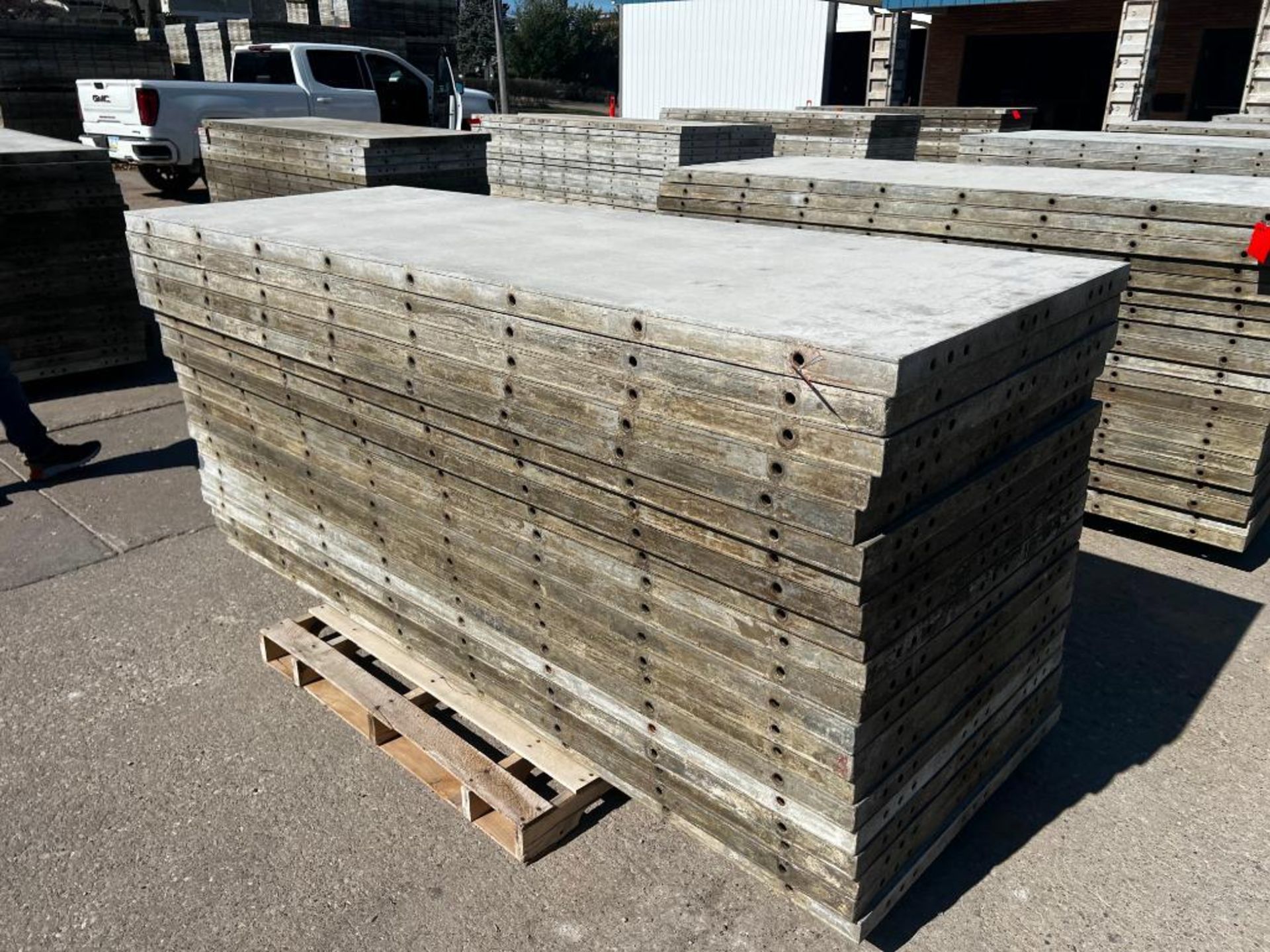 (20) 36" x 8' Wall-Ties Aluminum Concrete Forms