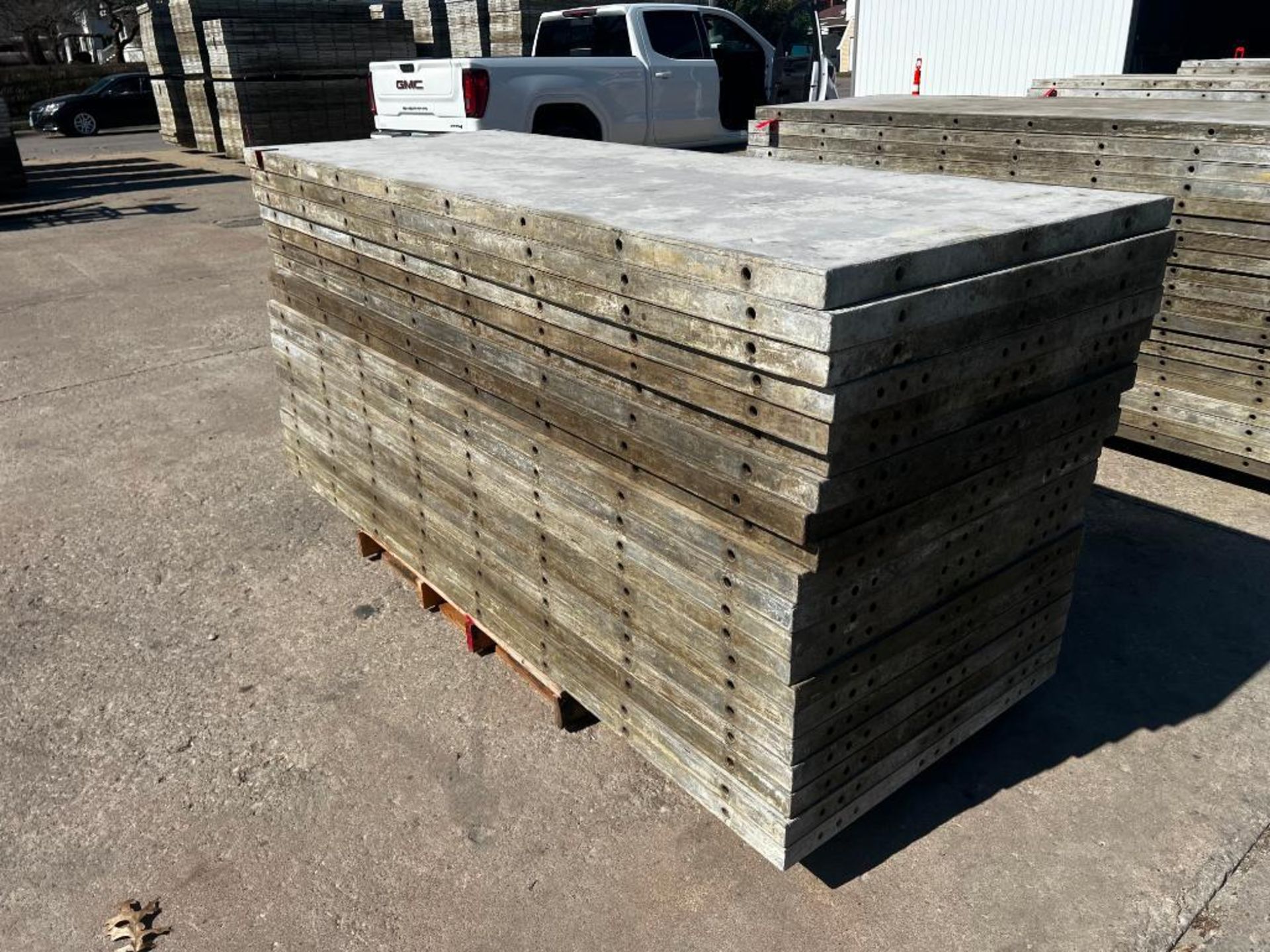 (20) 36" x 8' Wall-Ties Aluminum Concrete Forms