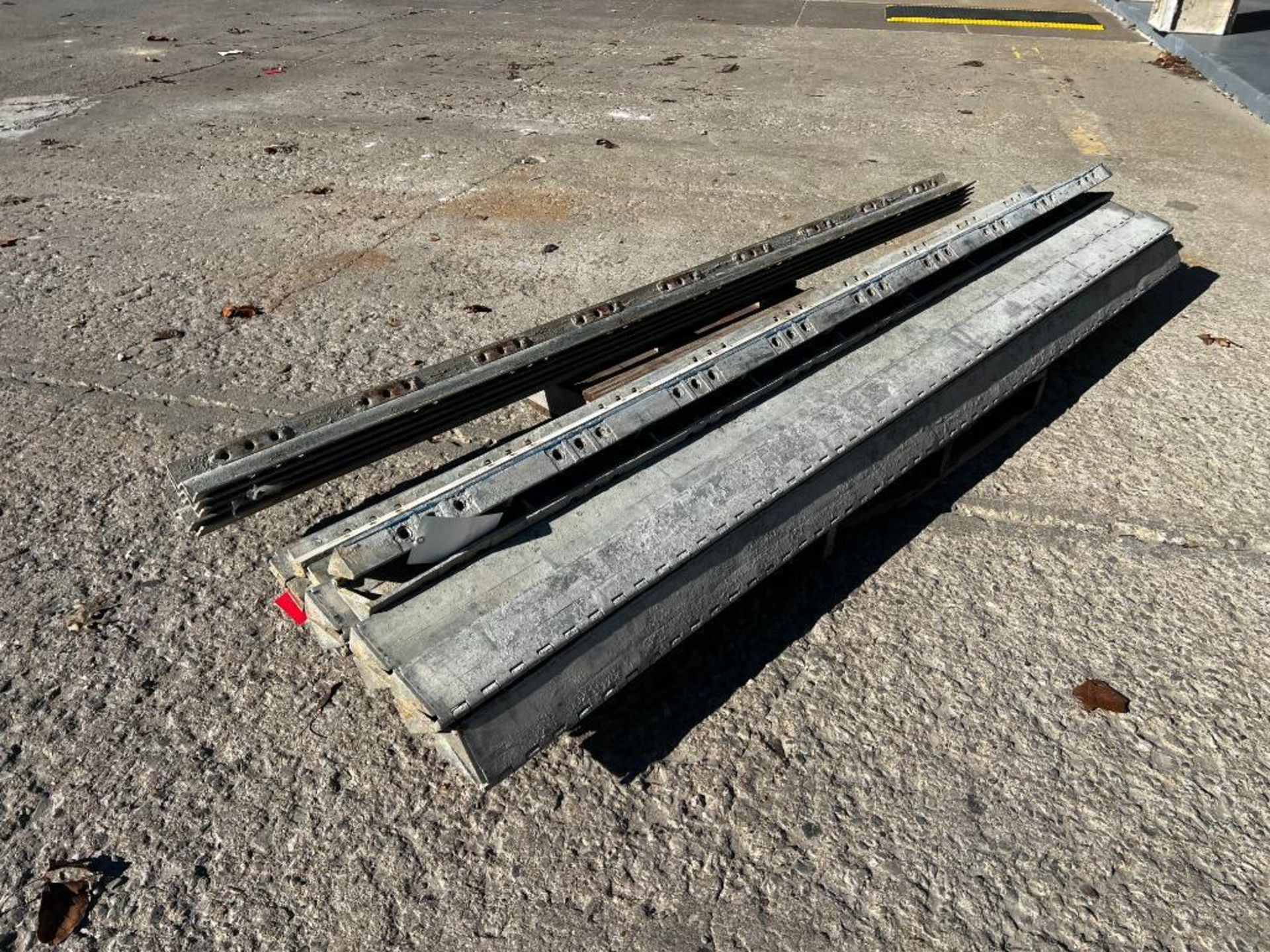 (8) 4" x 4" x 9' Hinge, (10) 1" x 9', (5) Ws Western Aluminum Concrete Forms