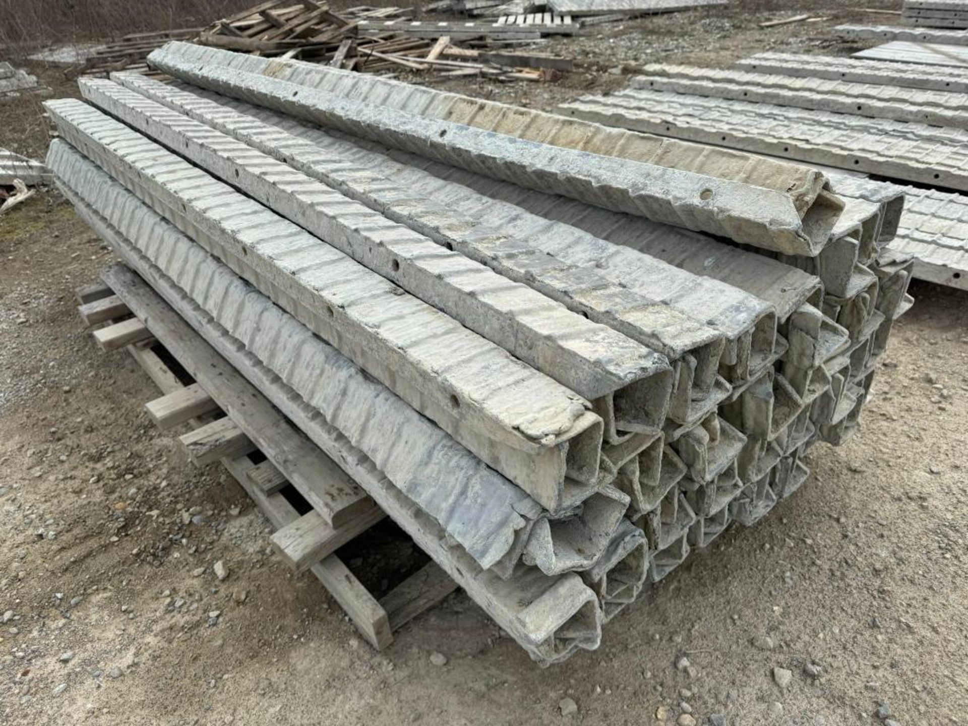 (36) 4" x 4" x 8' ISC Textured Brick Aluminum Concrete Forms - Image 2 of 5