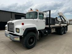 1994 Mack RD690S Truck with PM 524 Knuckle Boom Crane