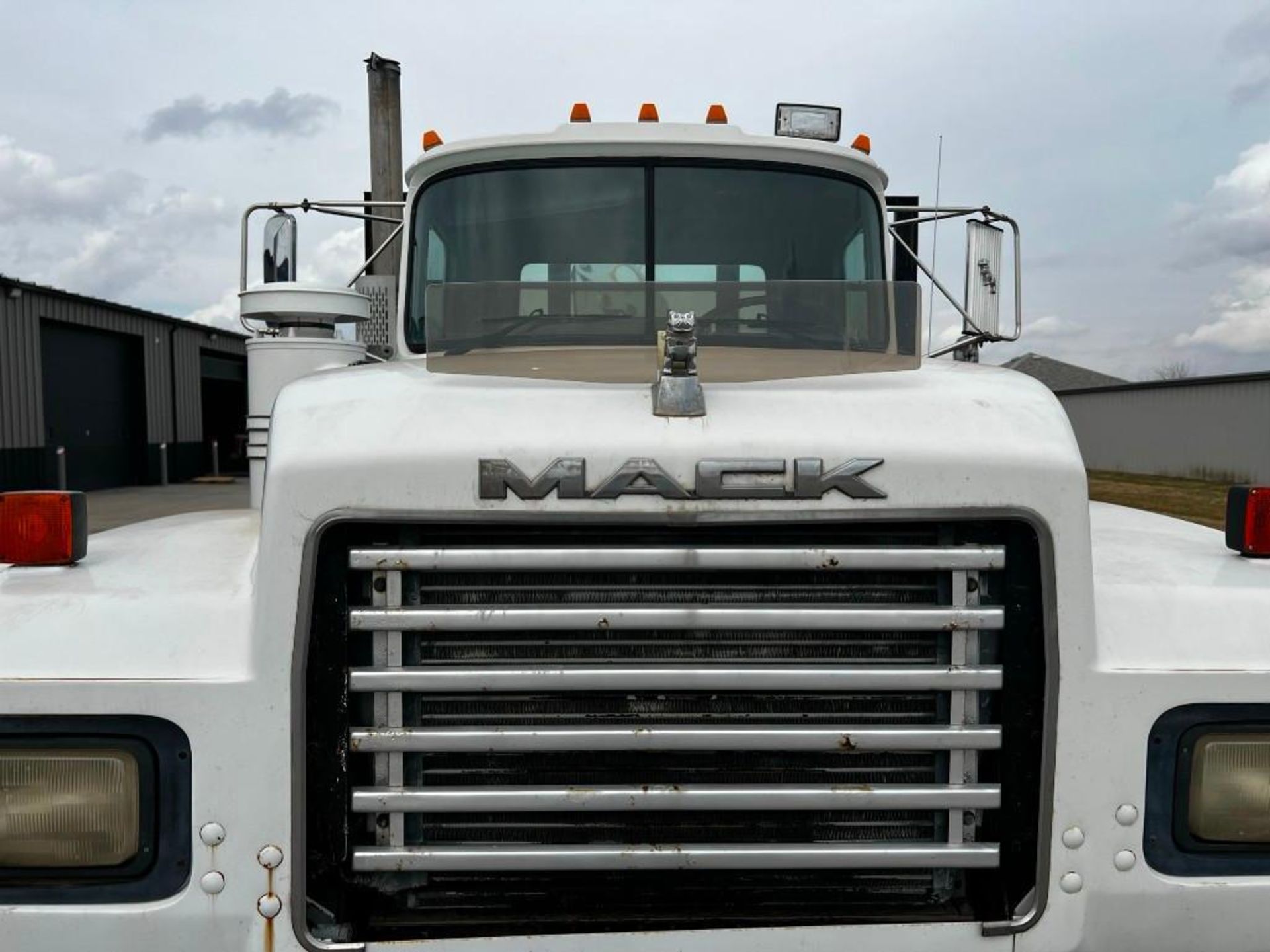 1994 Mack RD690S Truck with PM 524 Knuckle Boom Crane - Image 45 of 93