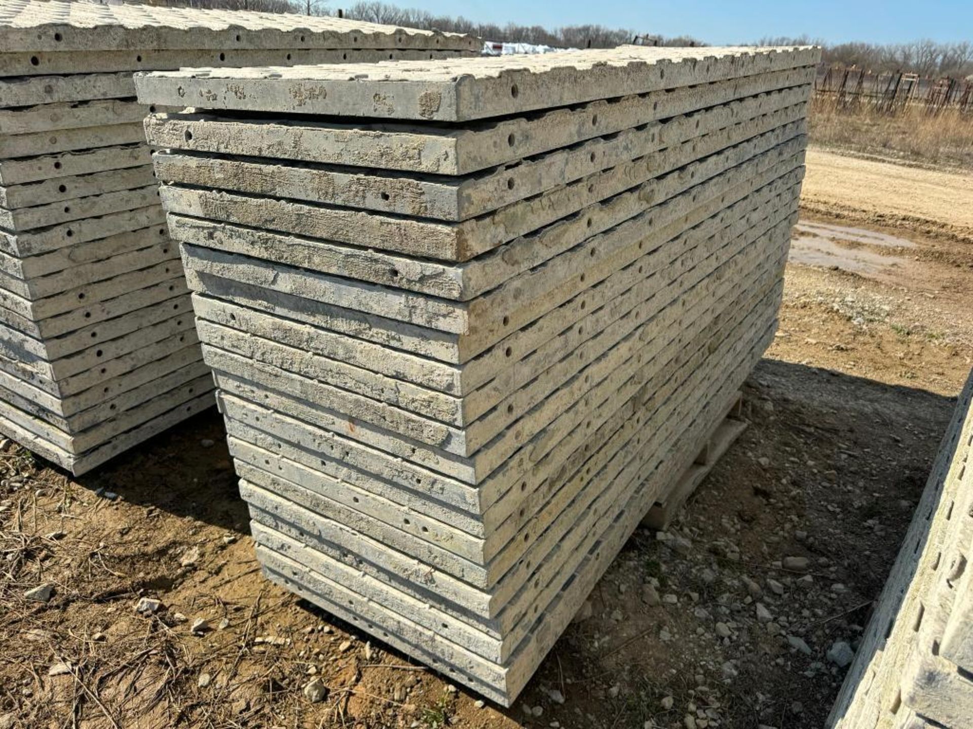 (20) 32" x 8' Textured Brick Aluminum Concrete Forms - Image 3 of 5