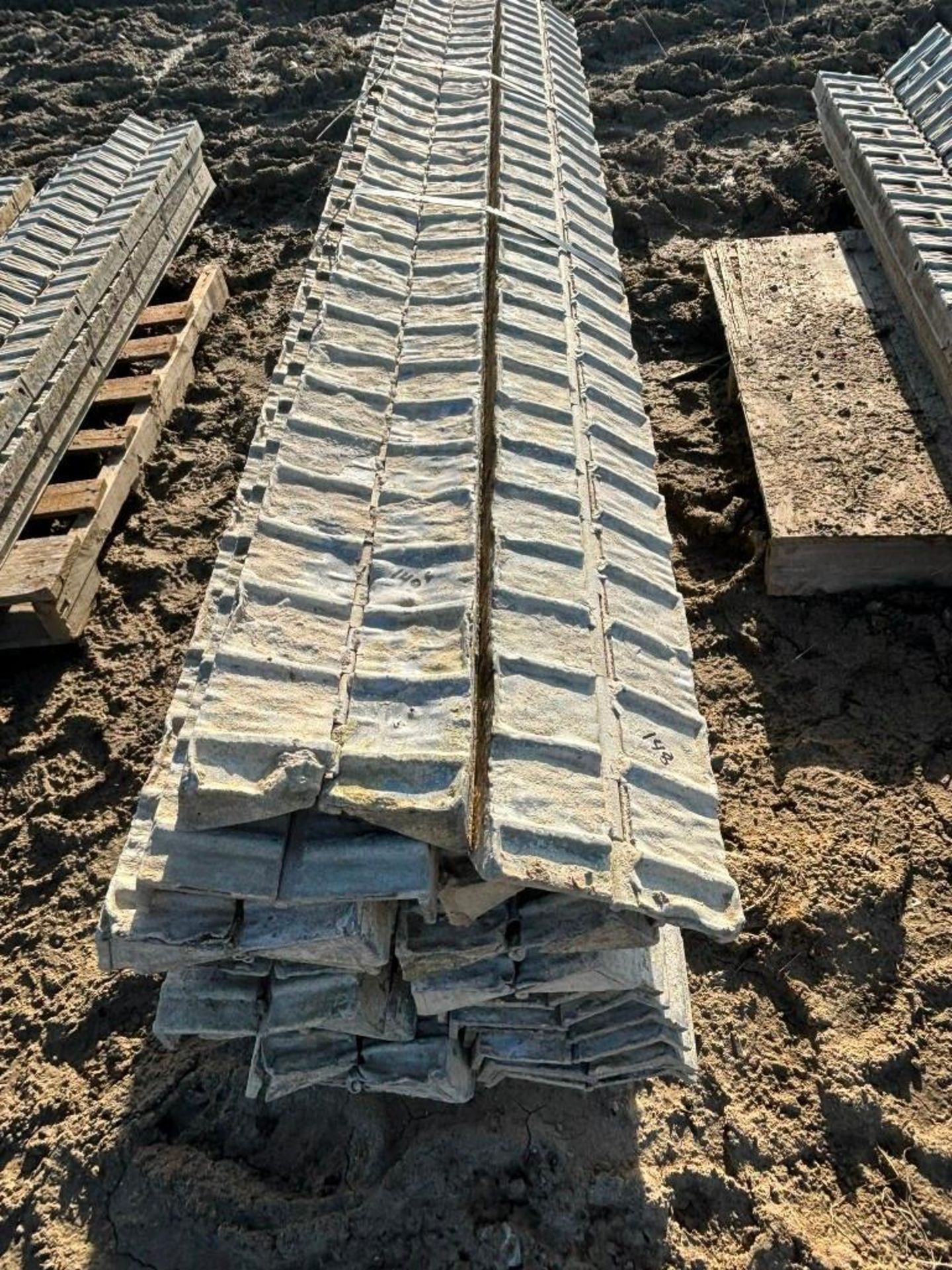 (31) 4" x 4" x 8' Hinge Corner Textured Brick Aluminum Concrete Forms