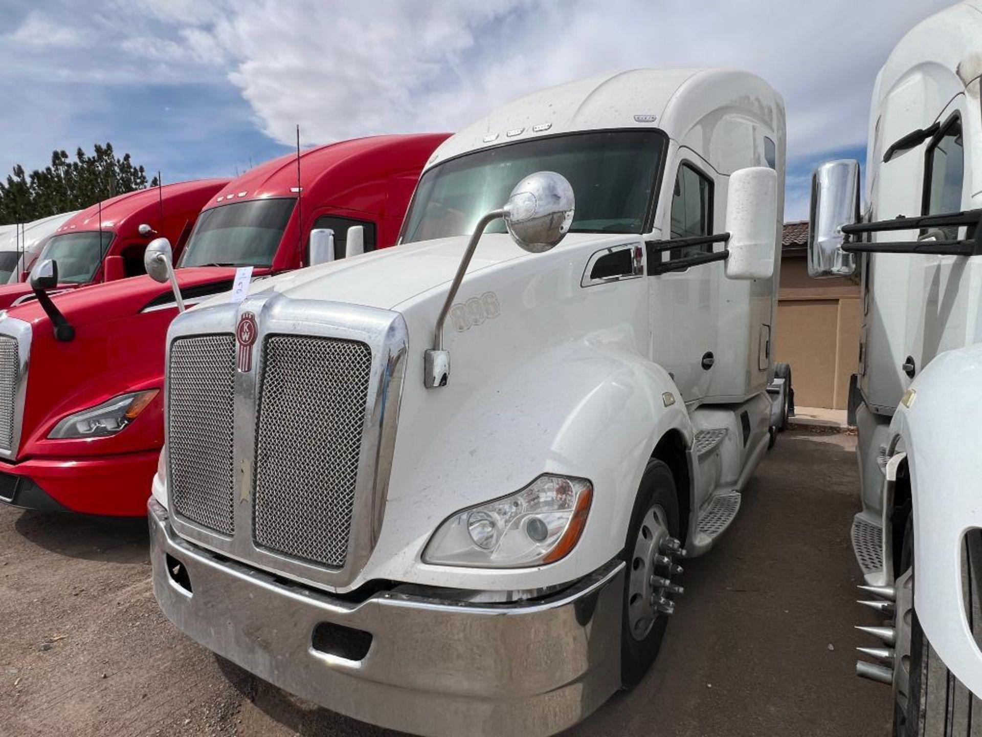 2017 Kenworth T680 Tandem Axle Tractor, VIN: 1XKYD49X5HJ153160 - Image 2 of 25