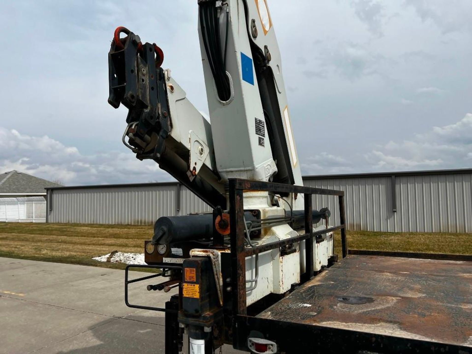 1994 Mack RD690S Truck with PM 524 Knuckle Boom Crane - Image 90 of 93