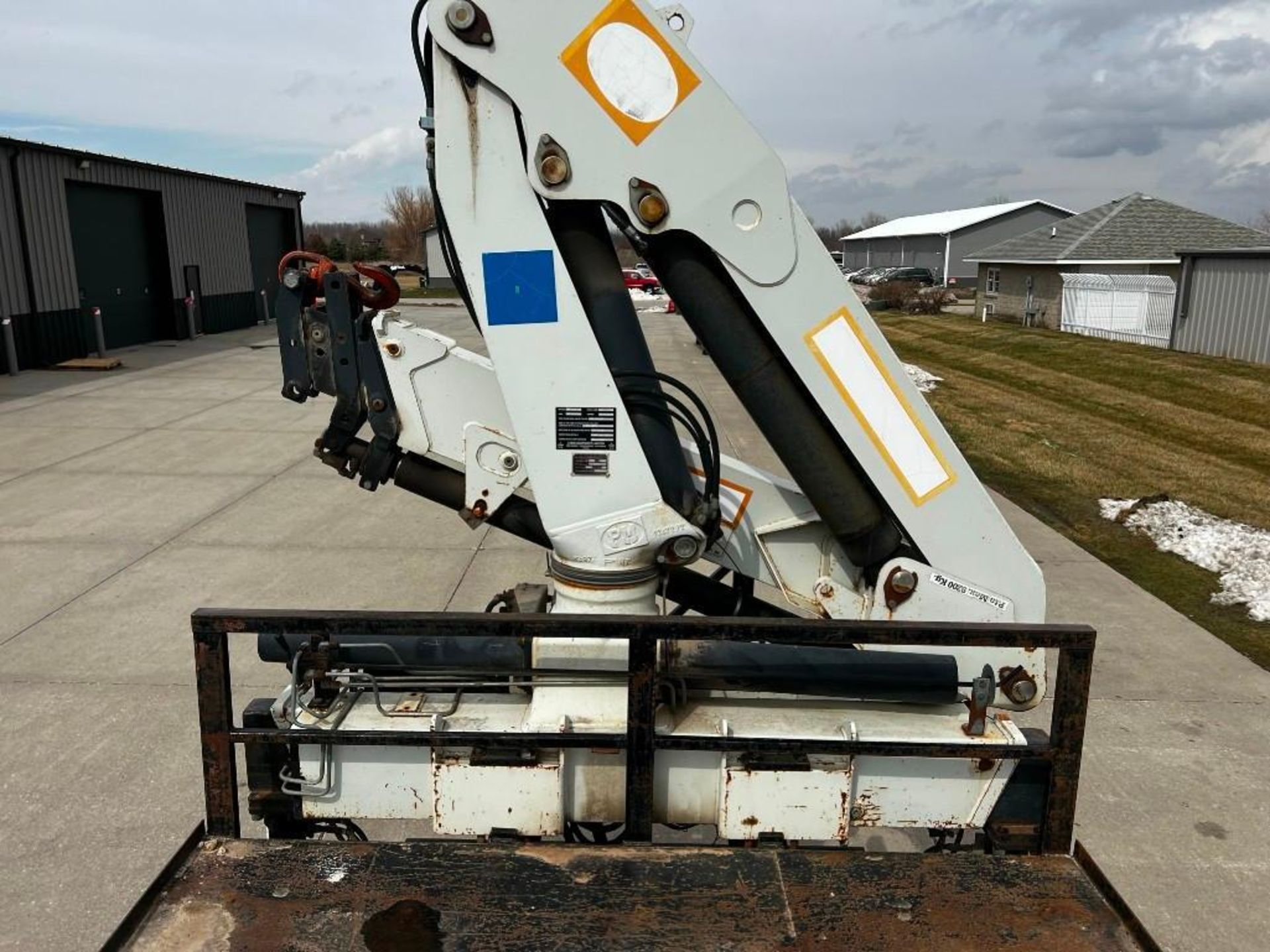 1994 Mack RD690S Truck with PM 524 Knuckle Boom Crane - Image 71 of 93