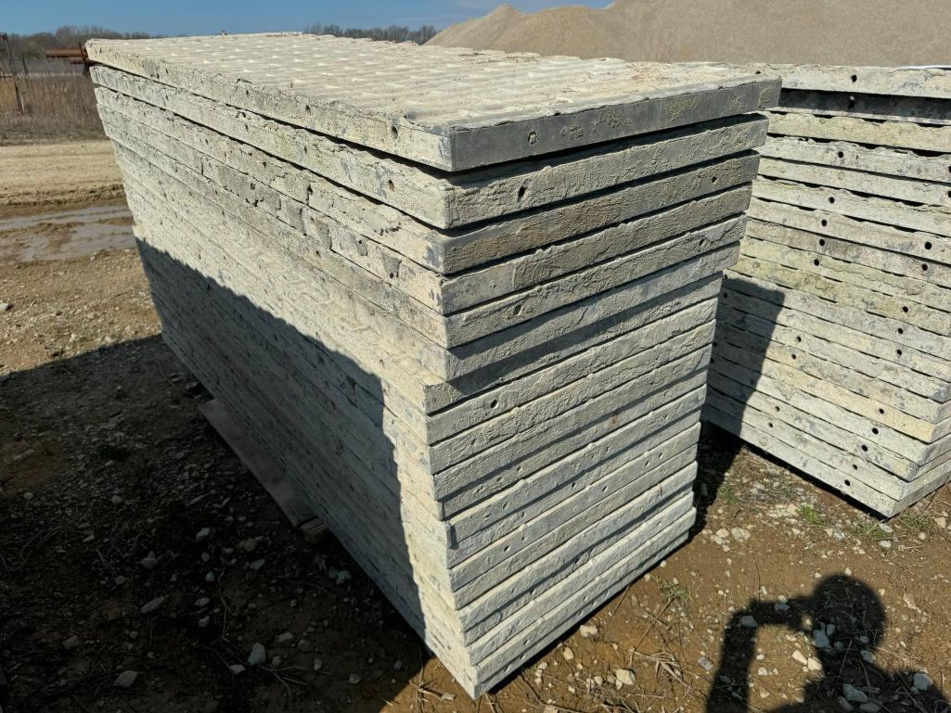 (20) 32" x 8' Textured Brick Aluminum Concrete Forms - Image 4 of 5