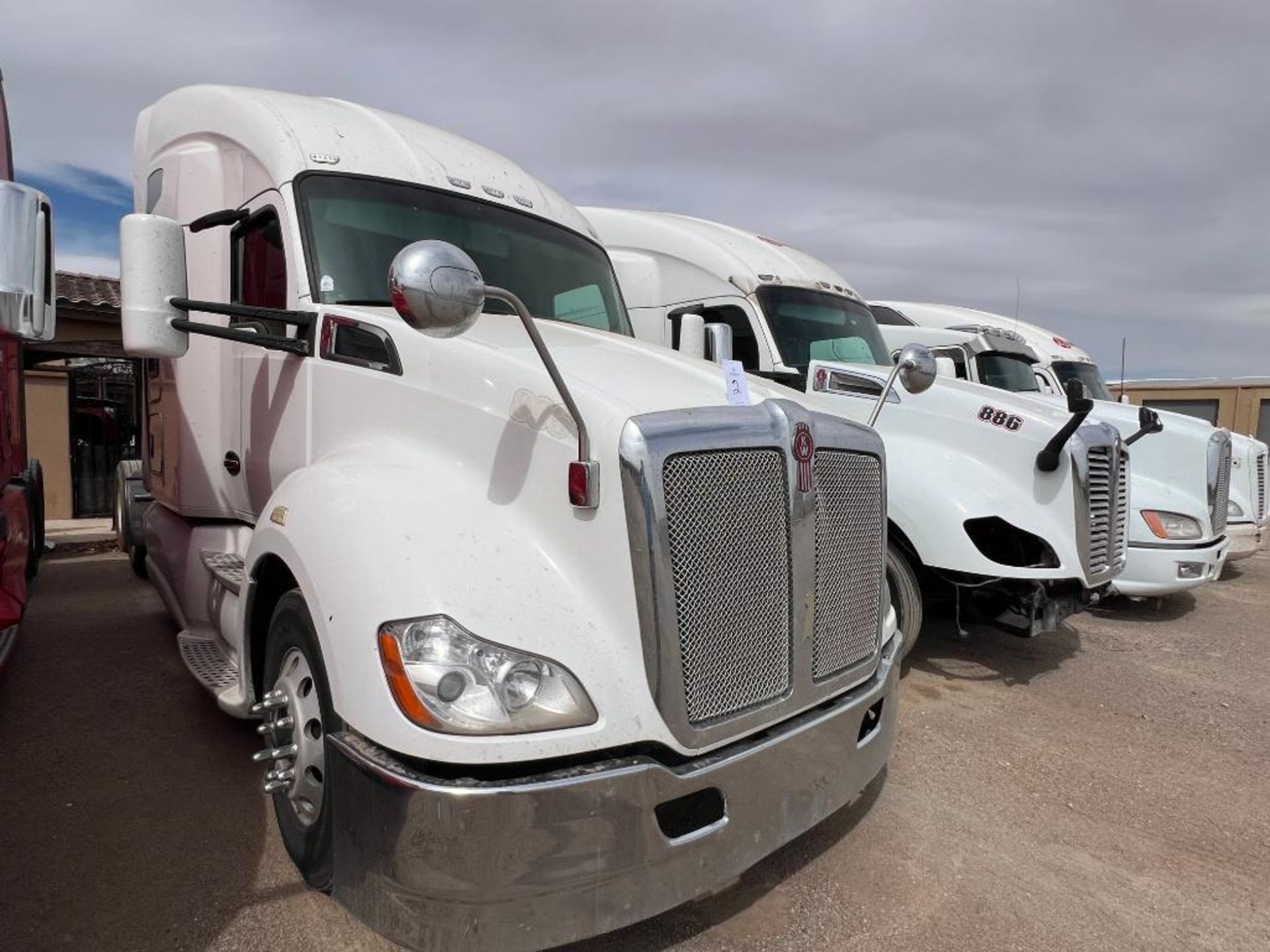 2017 Kenworth T680 Tandem Axle Tractor, VIN: 1XKYD49X5HJ153160