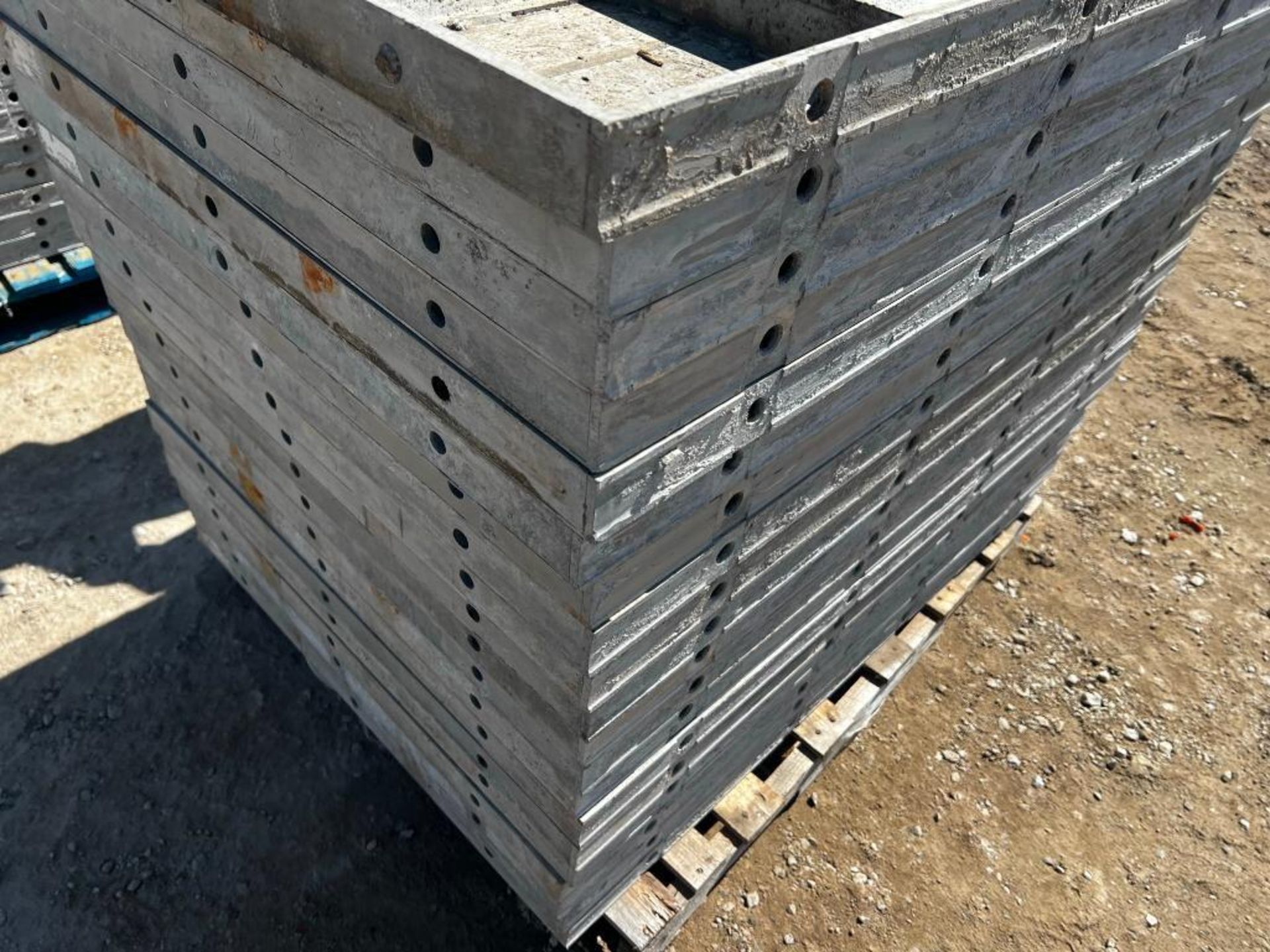 (20) 36" x 4' Western Smooth Aluminum Concrete Forms - Bild 7 aus 7