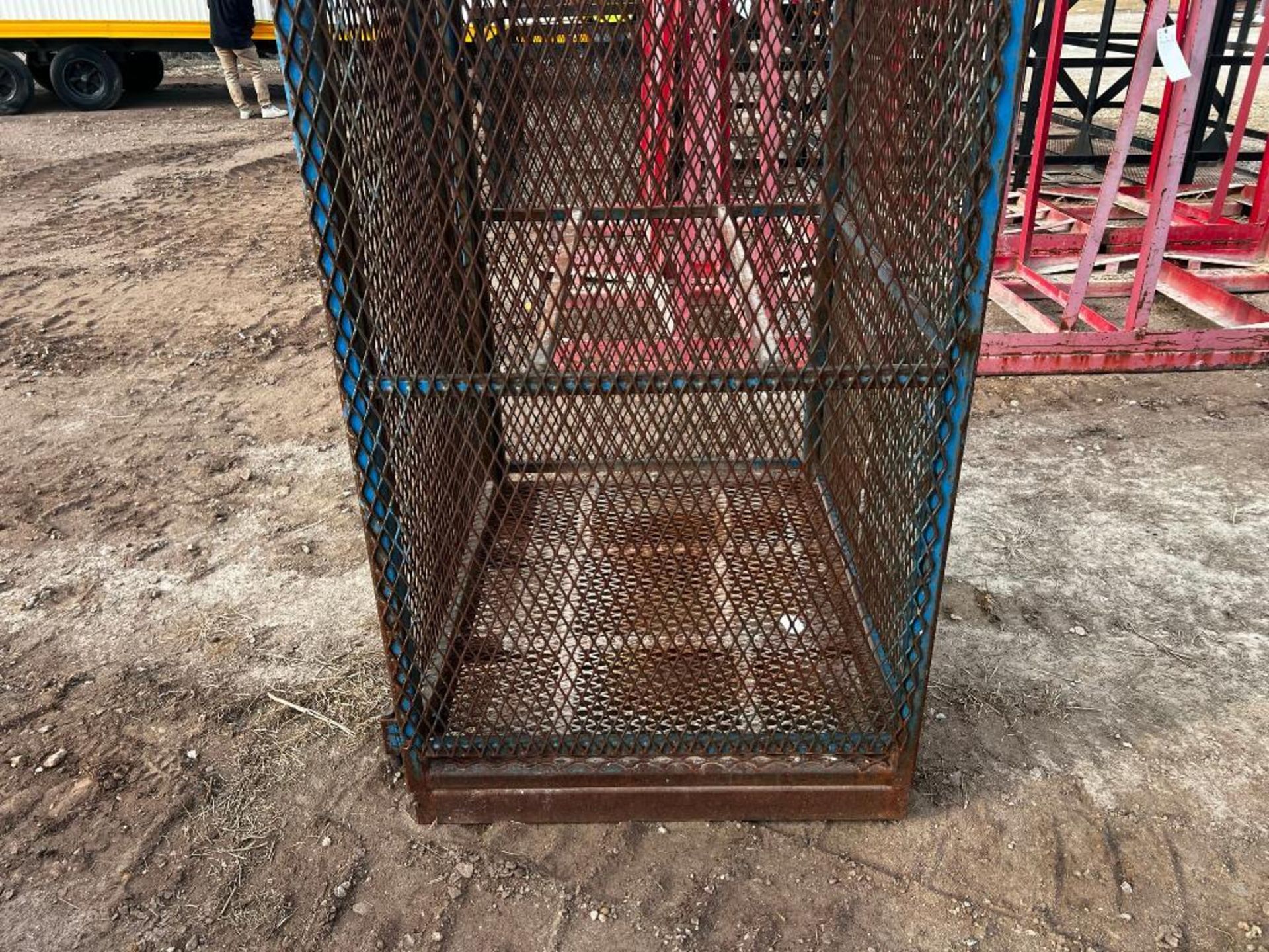 8' Form Cage - Image 3 of 3