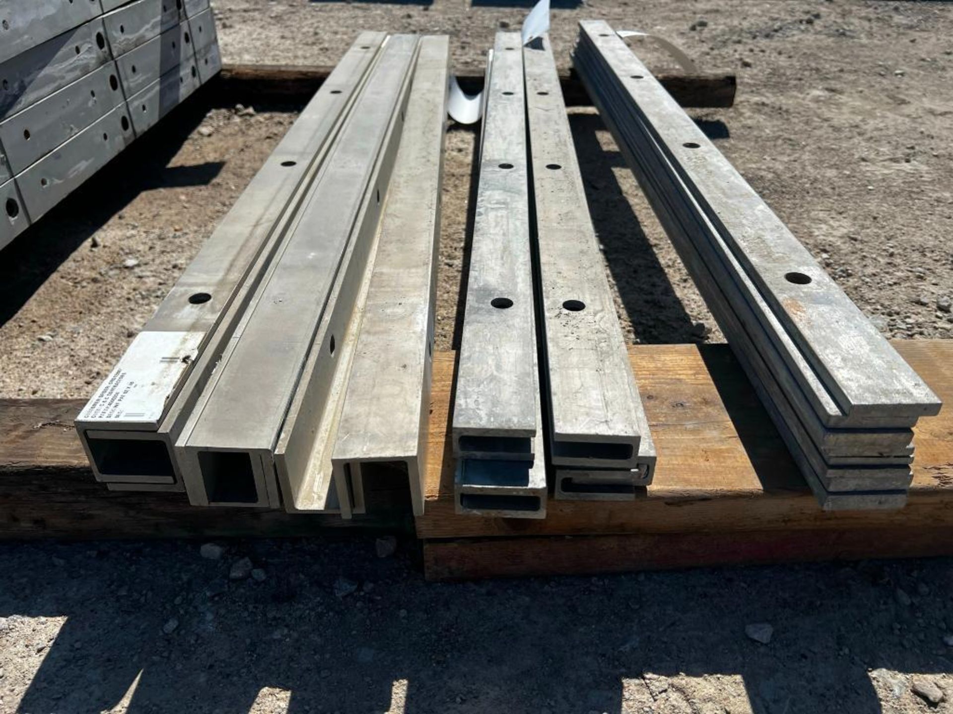 (6) 2" (6) 1" (9) .5" x 4' Western Smooth Aluminum Concrete Forms - Image 2 of 2