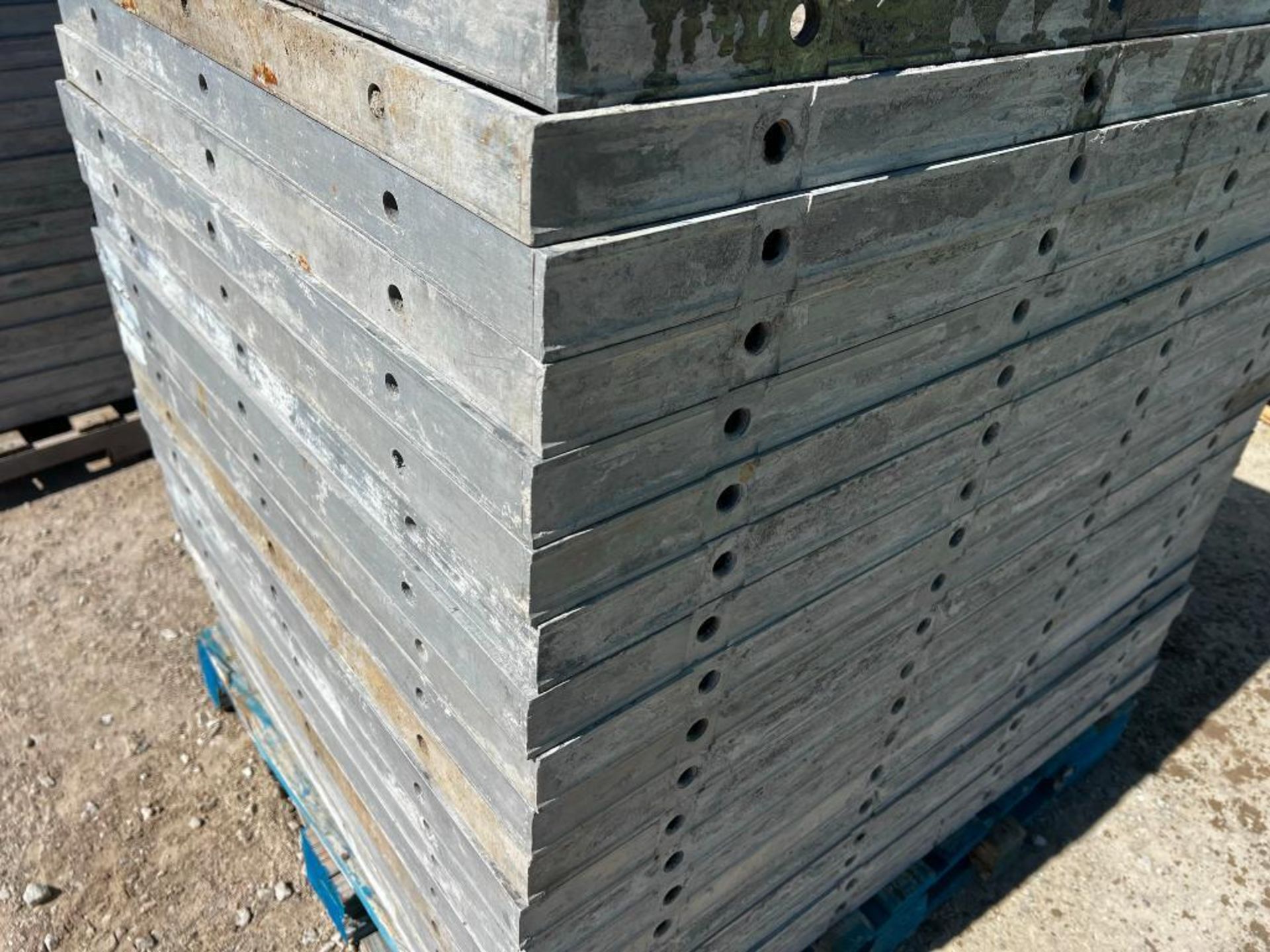 (20) 36" x 4' Western Smooth Aluminum Concrete Forms - Bild 7 aus 7