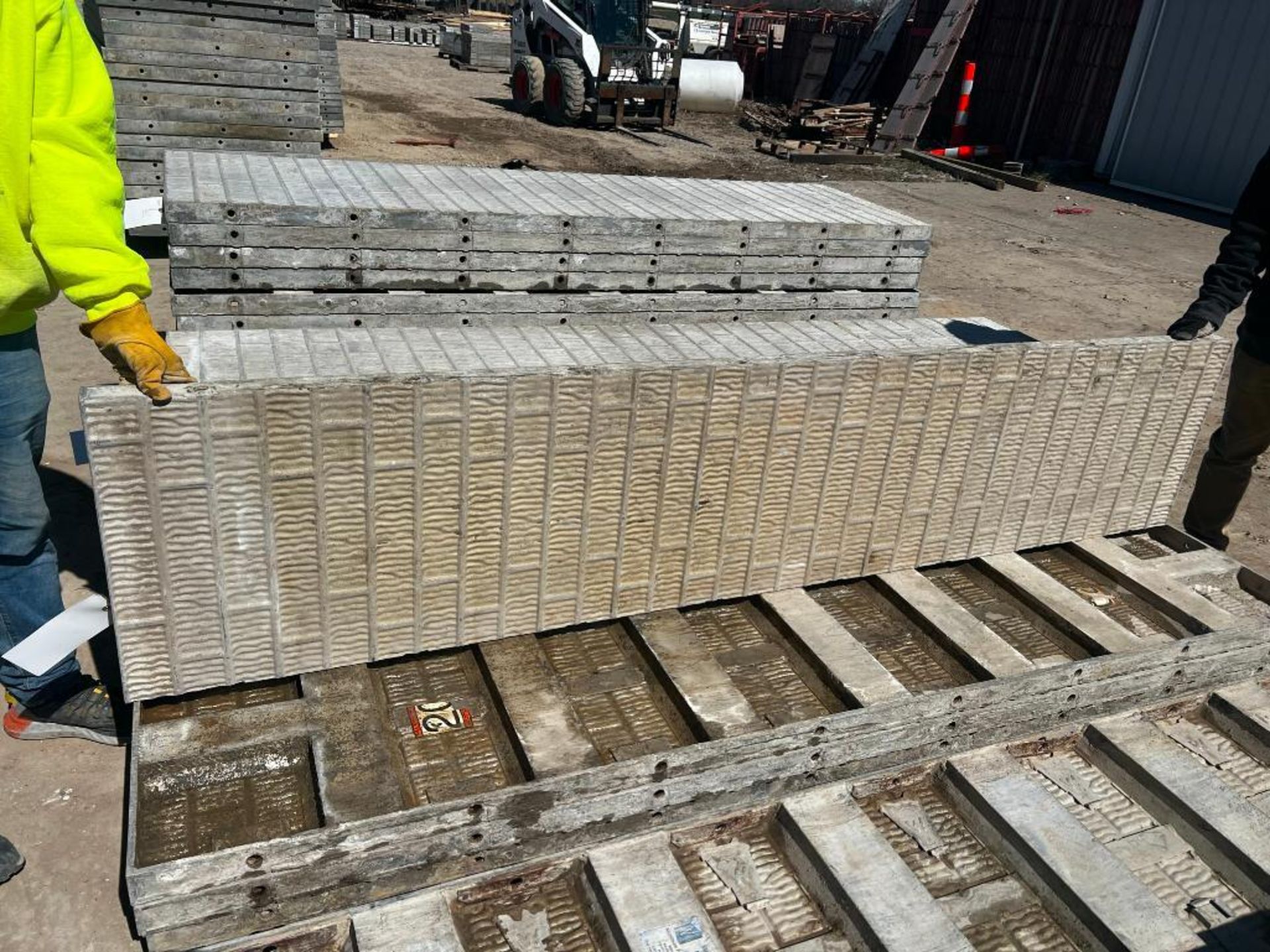 (4) 20" x 8' Western Vertibrick Aluminum Concrete Forms - Image 4 of 4