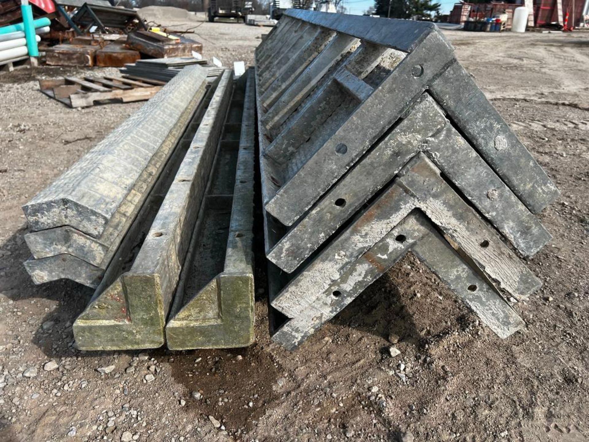 9' Vertibrick Aluminum Concrete Forms - Image 3 of 3