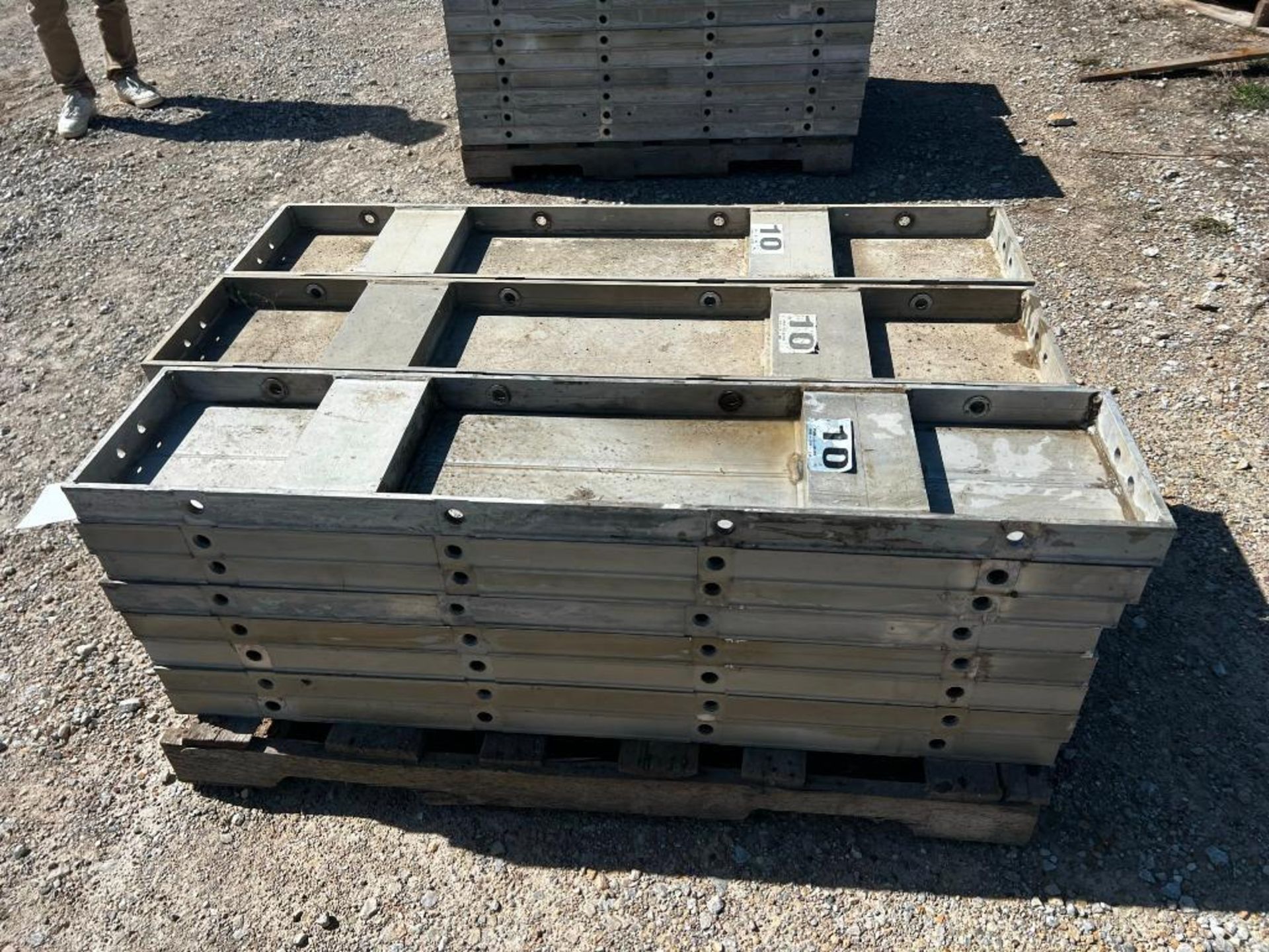 (8) 10" x 4' Western Smooth Aluminum Concrete Forms - Image 2 of 3