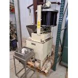 Super Machinery Co. Mdl. Volume Trique 6-Head Volumetric Filler, Ser. #062011 (Required Loading Fee: