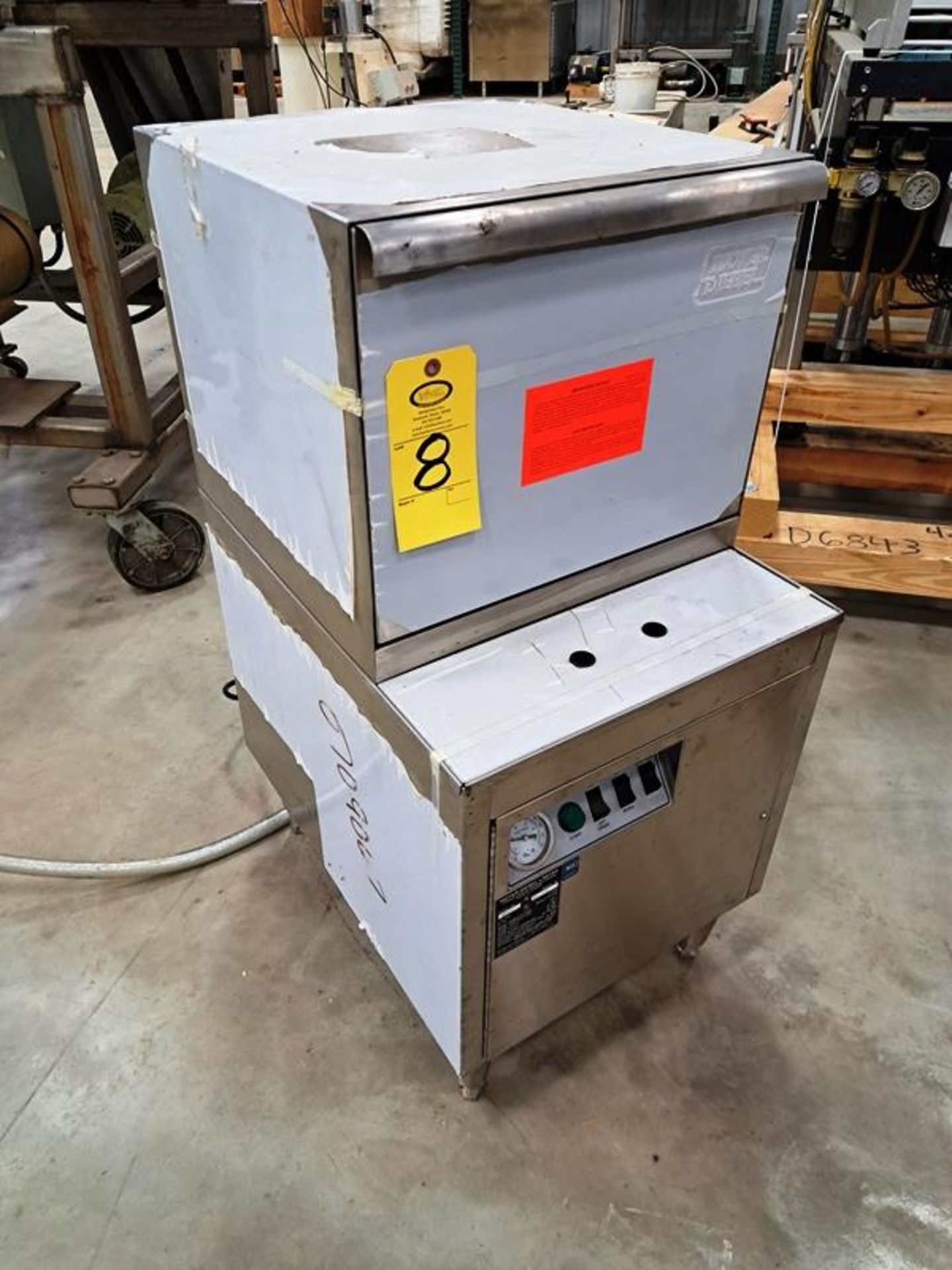 Moyer Diebel Mdl. MD18-Z Automatic Glass Washer, Ser. #607119790 (Required Loading Fee: $50.00) NO