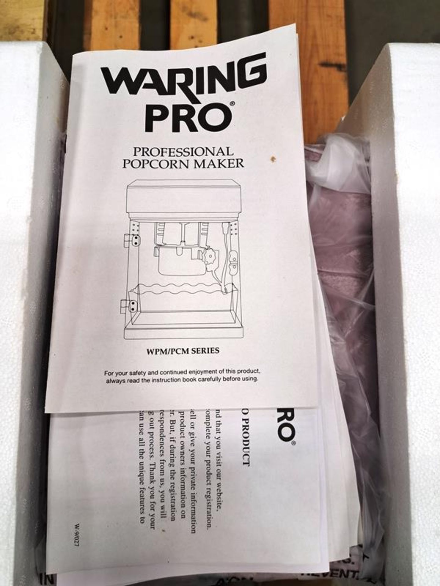 Waring Pro Professional Popcorn Maker, unused, in box (Required Loading Fee: $25.00) NO HAND - Image 2 of 3