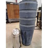 Lot of (2) 8-Gallon Trash Can & (4) Plastic Trash Cans (Required Loading Fee: $25.00) NO HAND