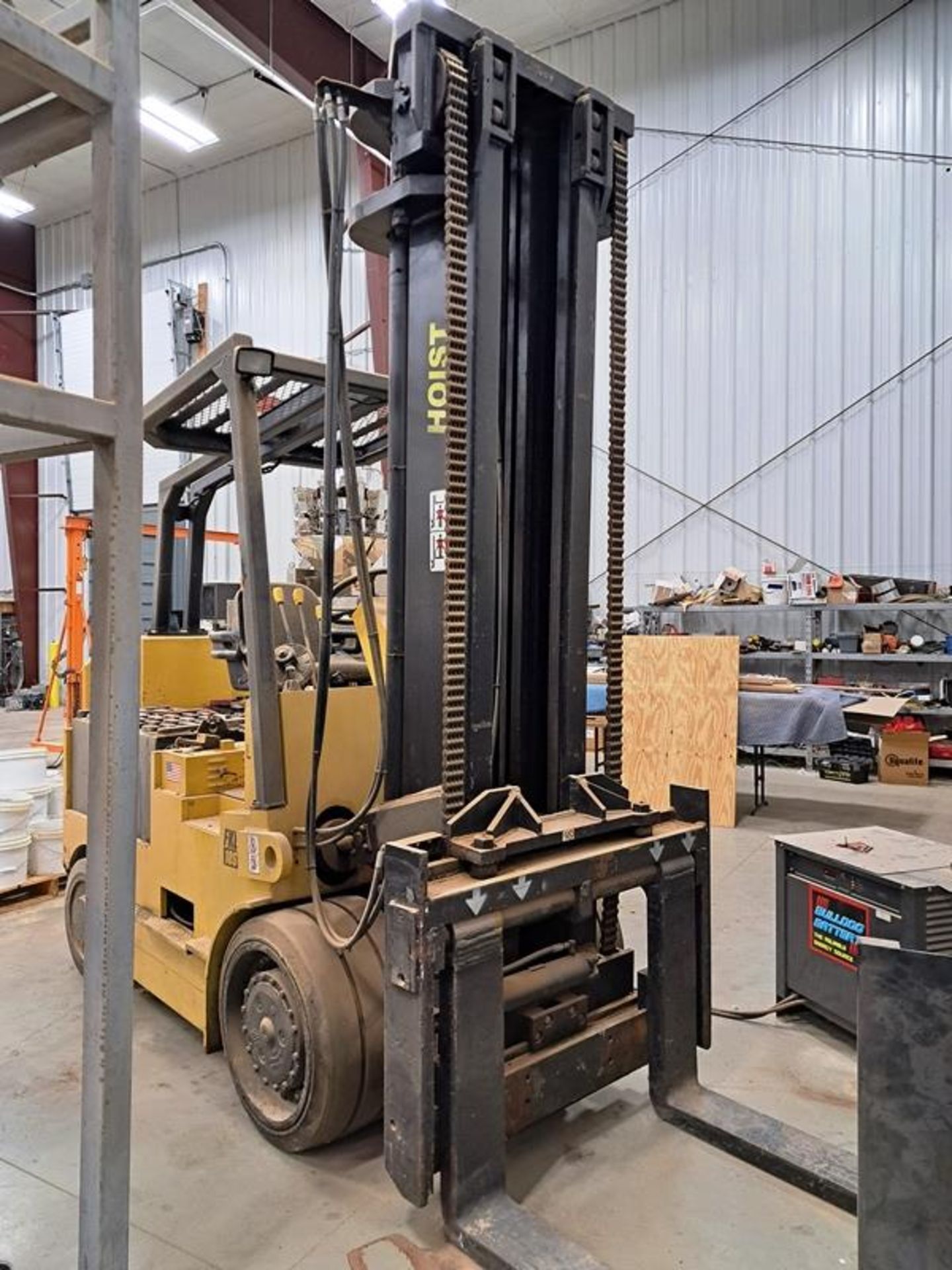 Hoist Mdl. FKF10 Electric Forklift, Ser. #21107, 20,000 Lb. capacity, 72 volts, 120 inch lift, 32, - Image 2 of 11