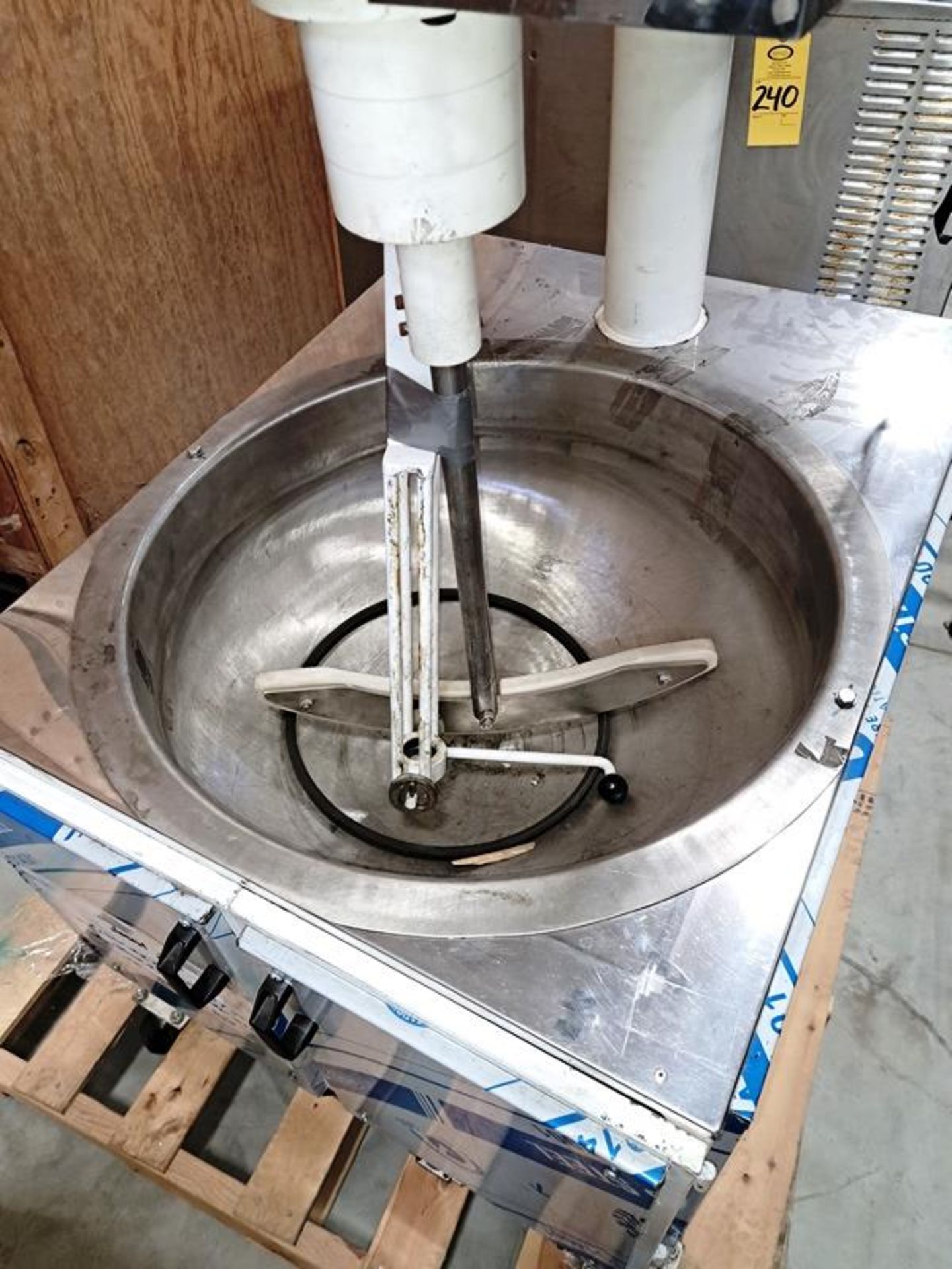 Stainless Steel Mixer/Kettle, natural gas fired, 26" diameter X 11" deep bowl (Required Loading Fee: - Bild 2 aus 3
