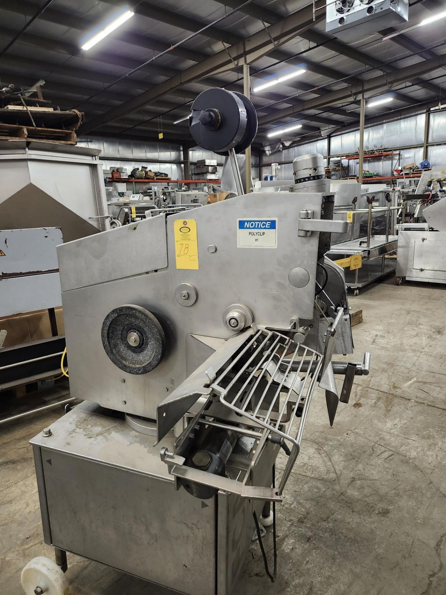 Poly Clip Mdl. FCA3430 Chub Machine (has damage to control screen) (Located in Sandwich, IL)