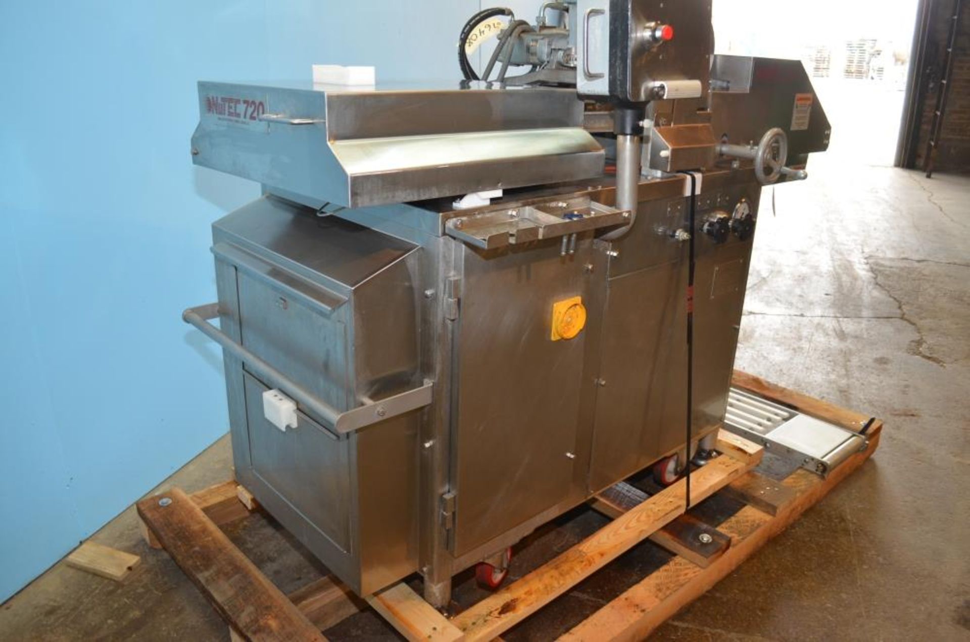 Nutec Mdl. 720 Portable Patty Forming Machine, hydraulic operation, vane pump forming station, 15-65 - Image 4 of 28