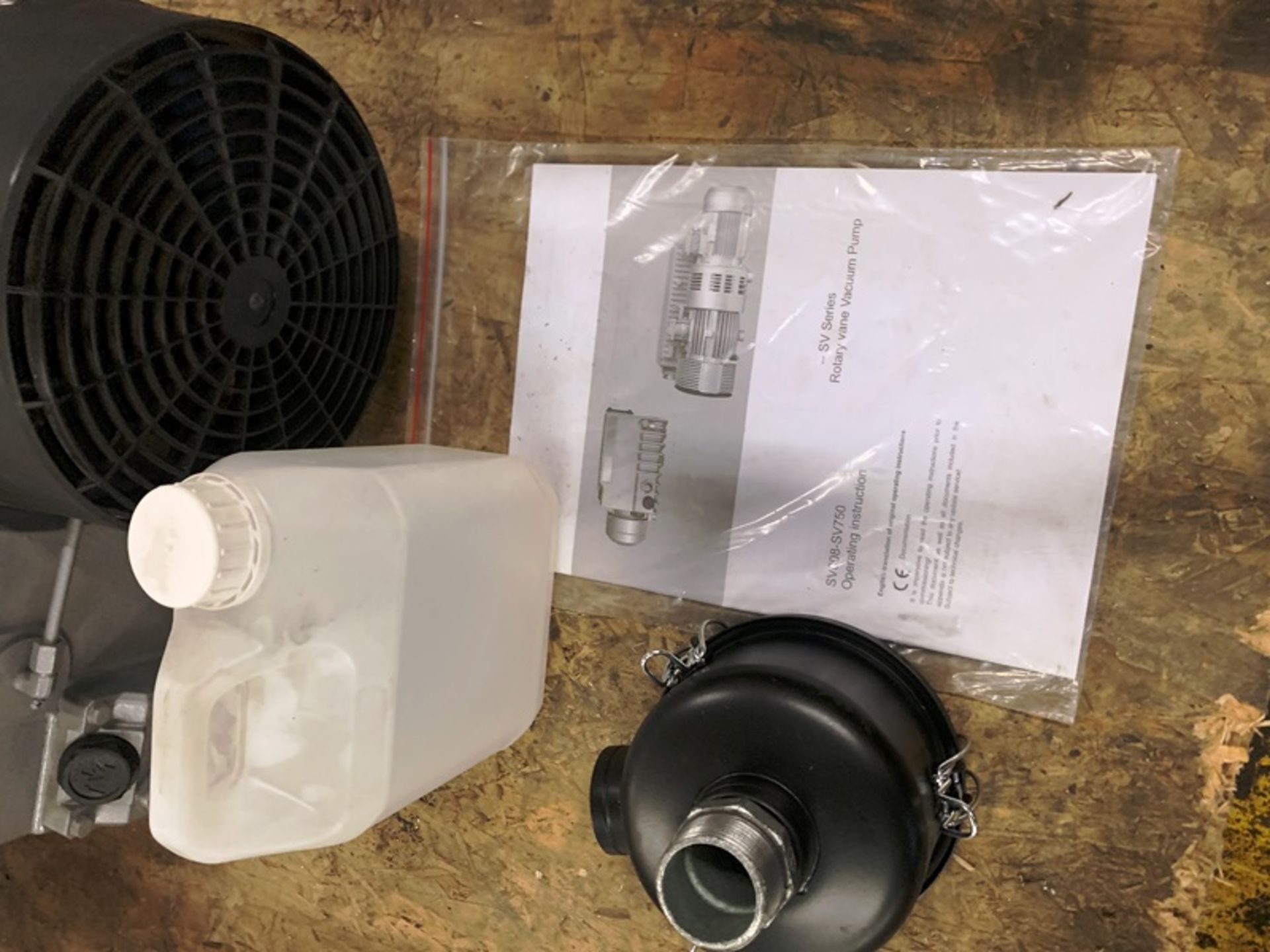 New SV Series Rotary Vane Vacuum Pump, Ser. #5610092, 3 phase, 230/460 volts, new air filter (1) - Image 2 of 6