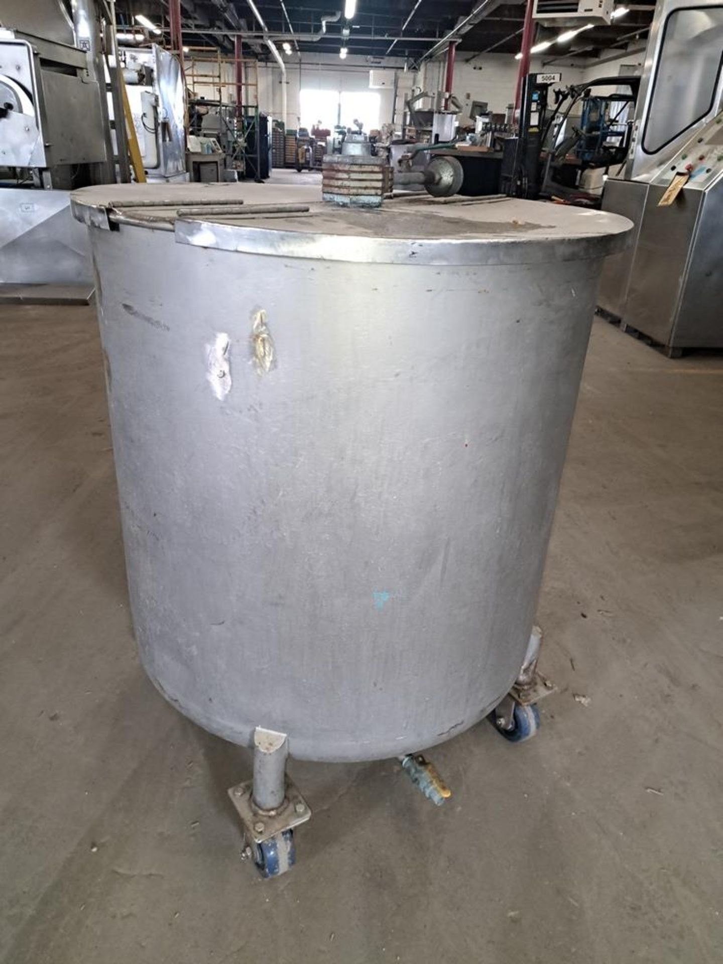 Portable Stainless Steel Mix Tank, 32" dia. X 34" deep with stainless steel pneumatic mixer (Located - Image 2 of 3