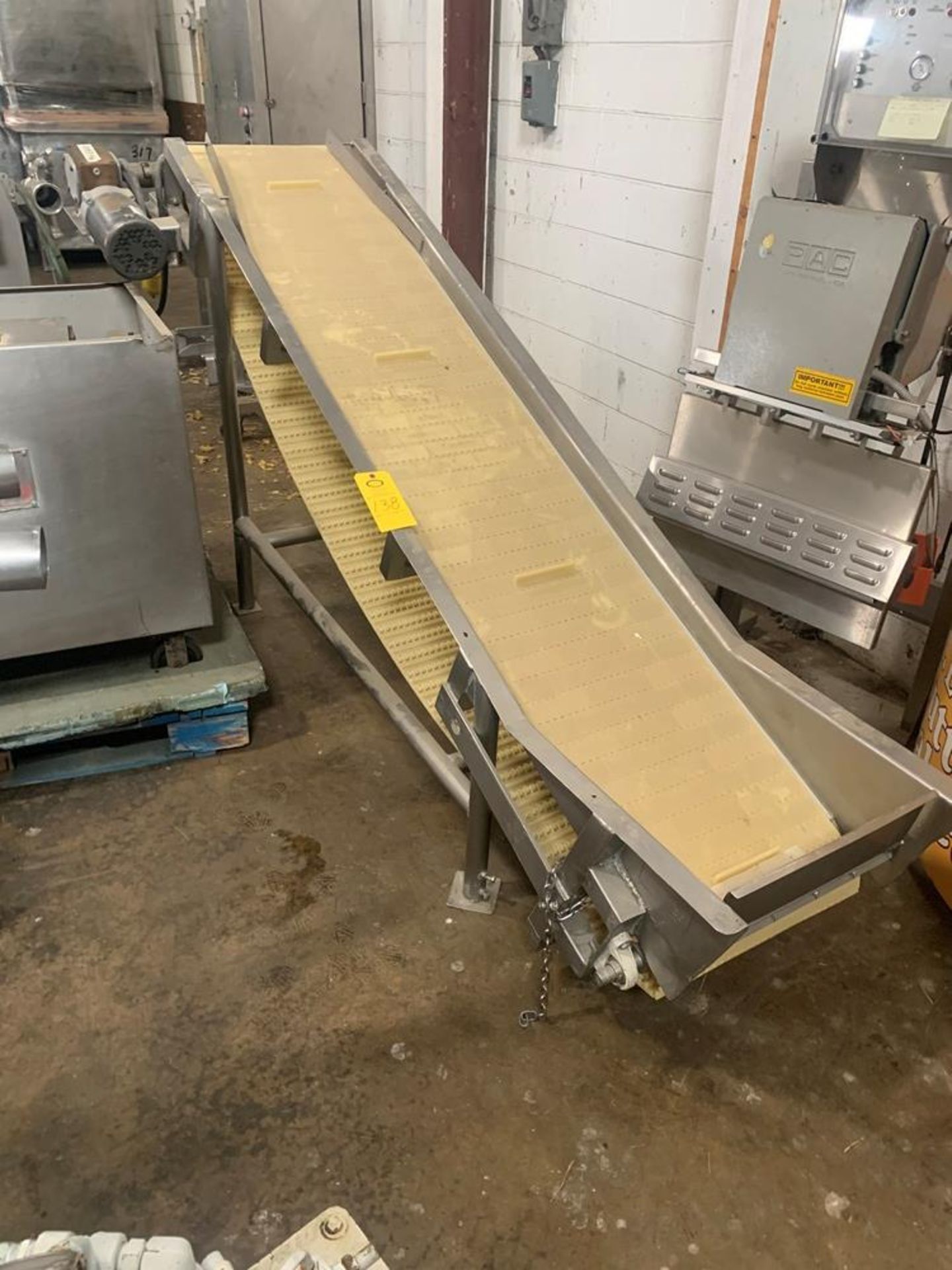 Incline Conveyor, 18" wide X 8' long, 12" infeed, 4' discharge height, electric drive (Located in - Image 6 of 7