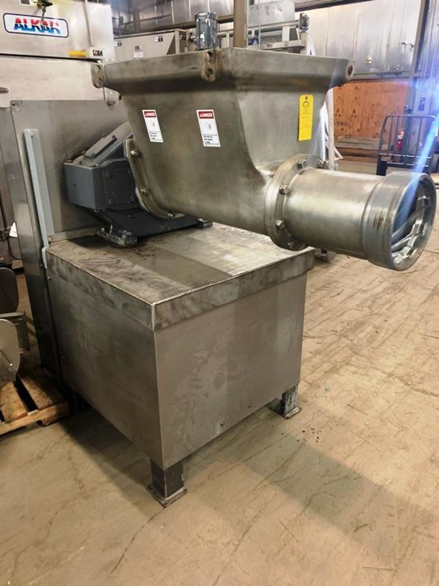Weiler Grinder with 1992 -5HA gearbox, tinned hopper and barrel, barrel number 2574-ARA, with - Image 7 of 8