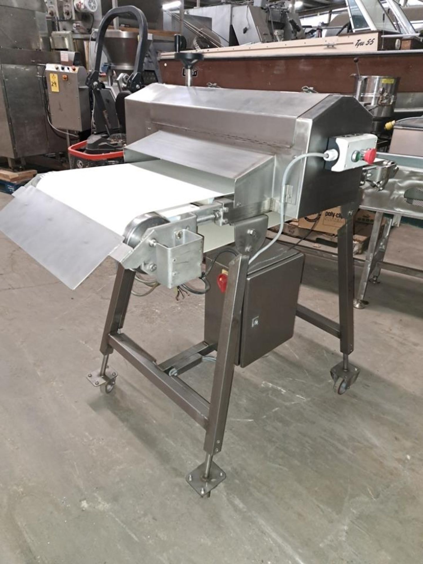 Stainless Steel Scorer, 18" wide scoring rollers, 17 3/4" wide X 4' long neoprene conveyor belt ( - Image 3 of 5