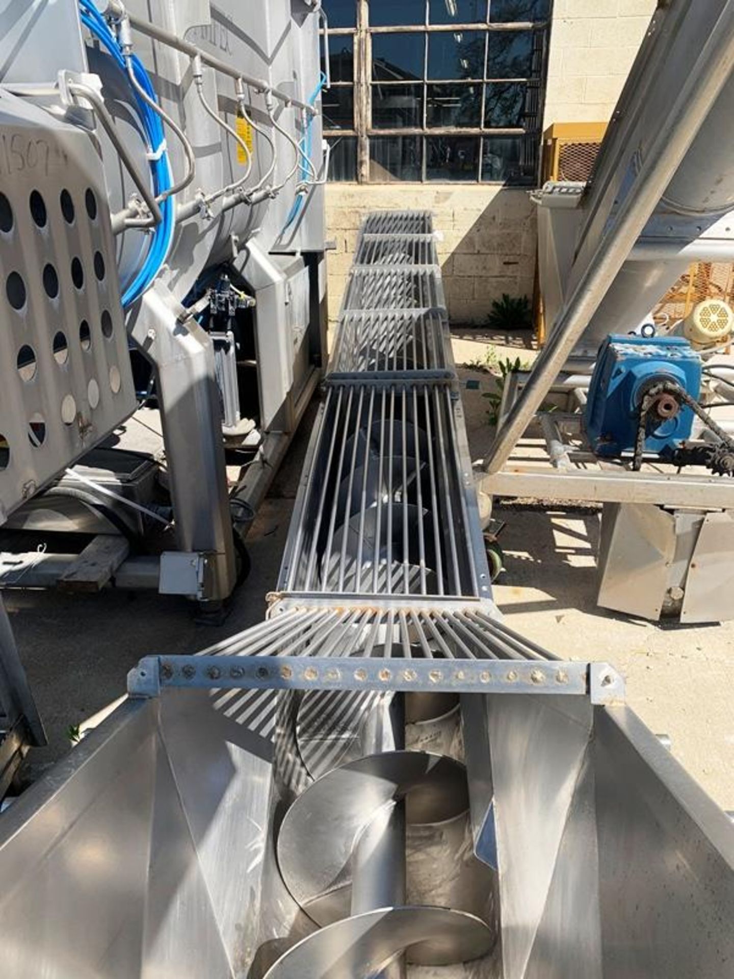 Stainless Steel Incline Screw Conveyor, 16" wide X 18' long screw hopper, 5' long X 46" deep hopper, - Image 4 of 11