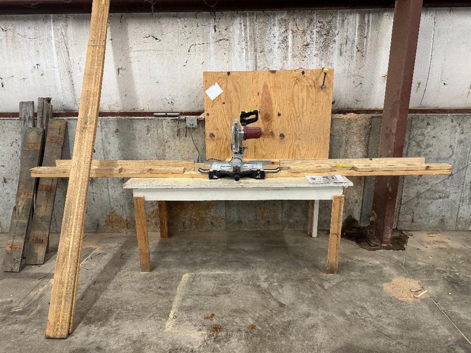 10" COMPOUND MITER SAW WITH CUSTOM BUILD STATION - Image 4 of 6