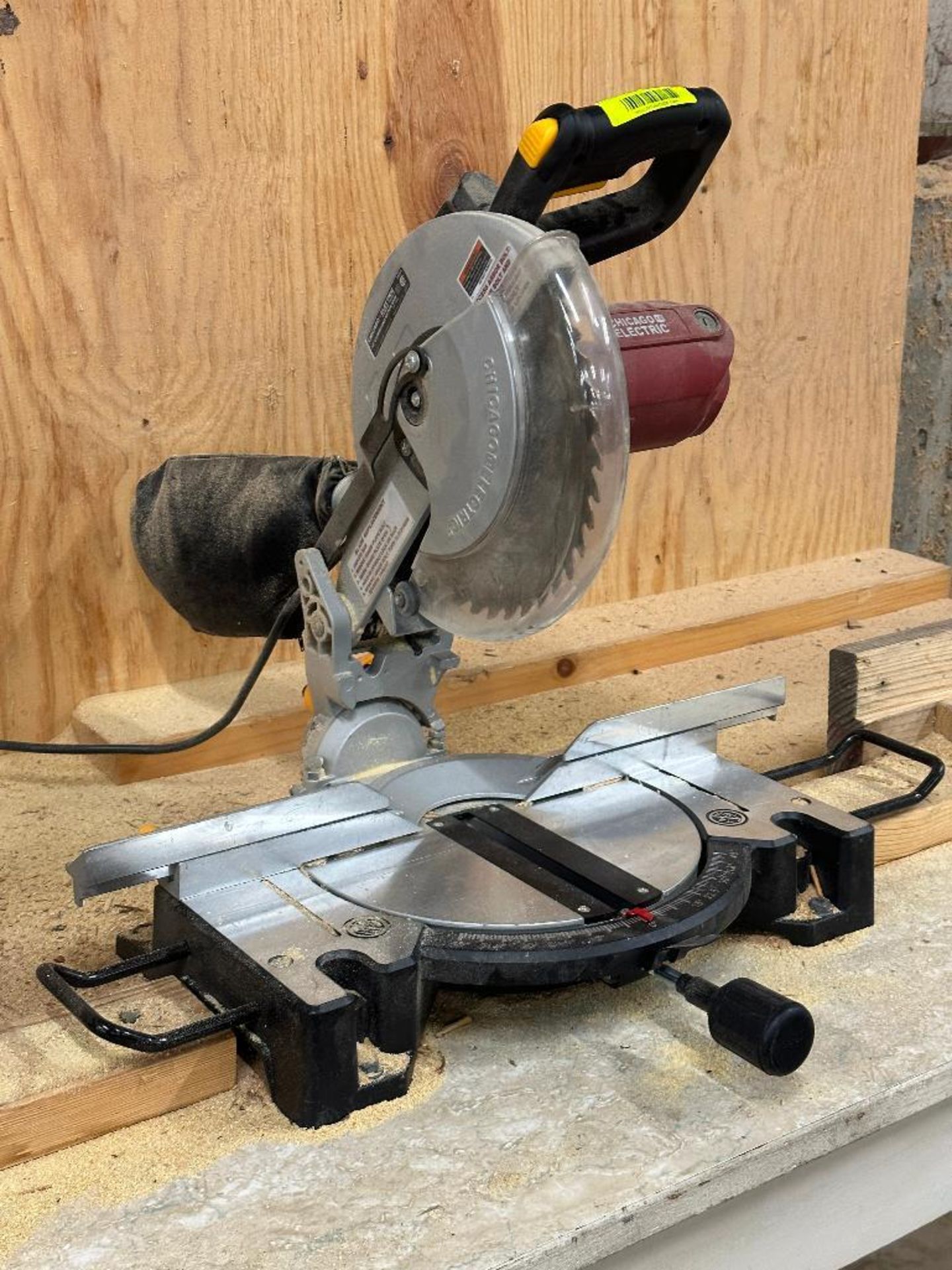 10" COMPOUND MITER SAW WITH CUSTOM BUILD STATION