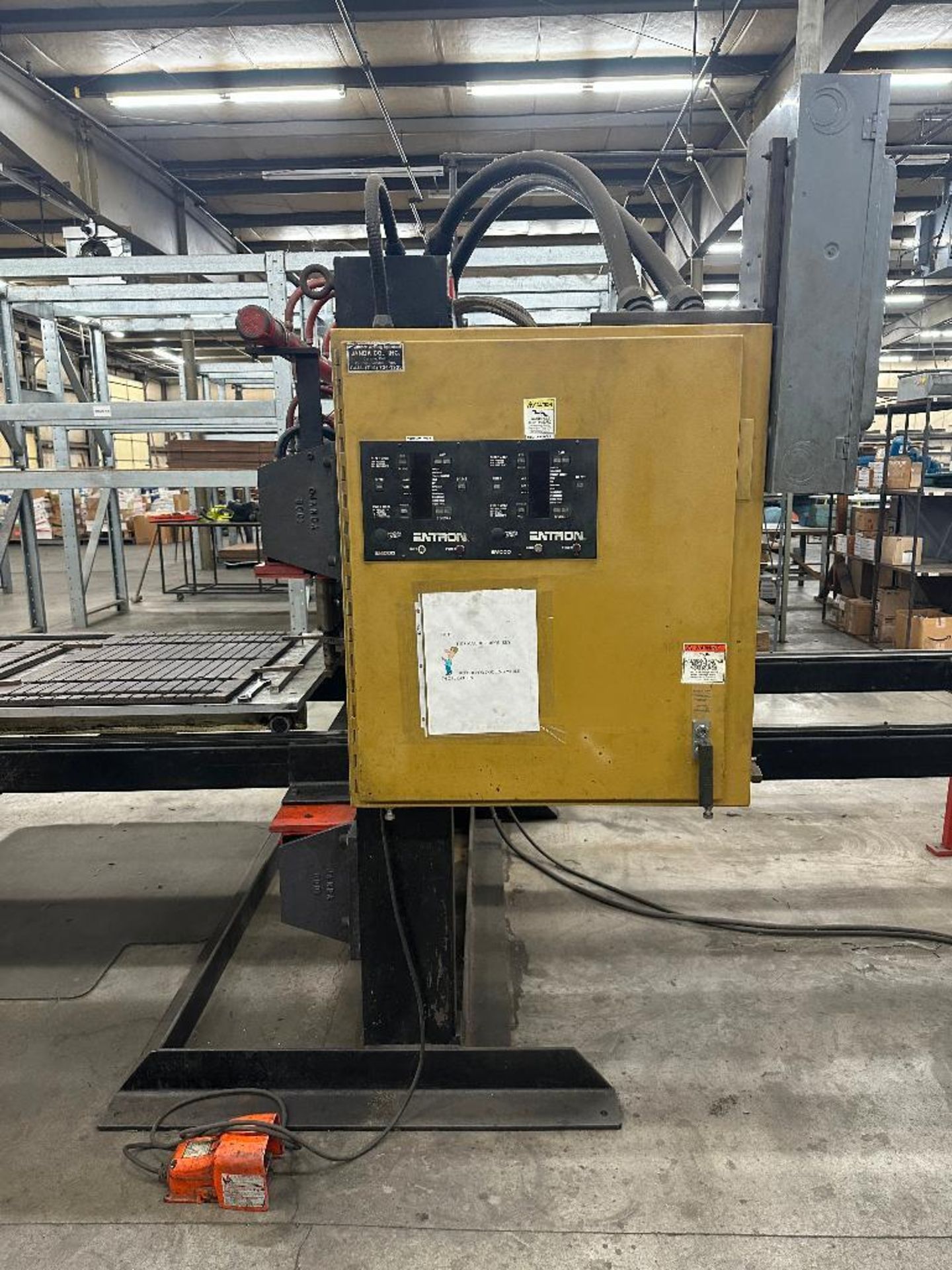 JANDA MULTI HEAD WELDER WITH CONVEYOR, ATTACHMENTS AND MANUAL - Image 11 of 17