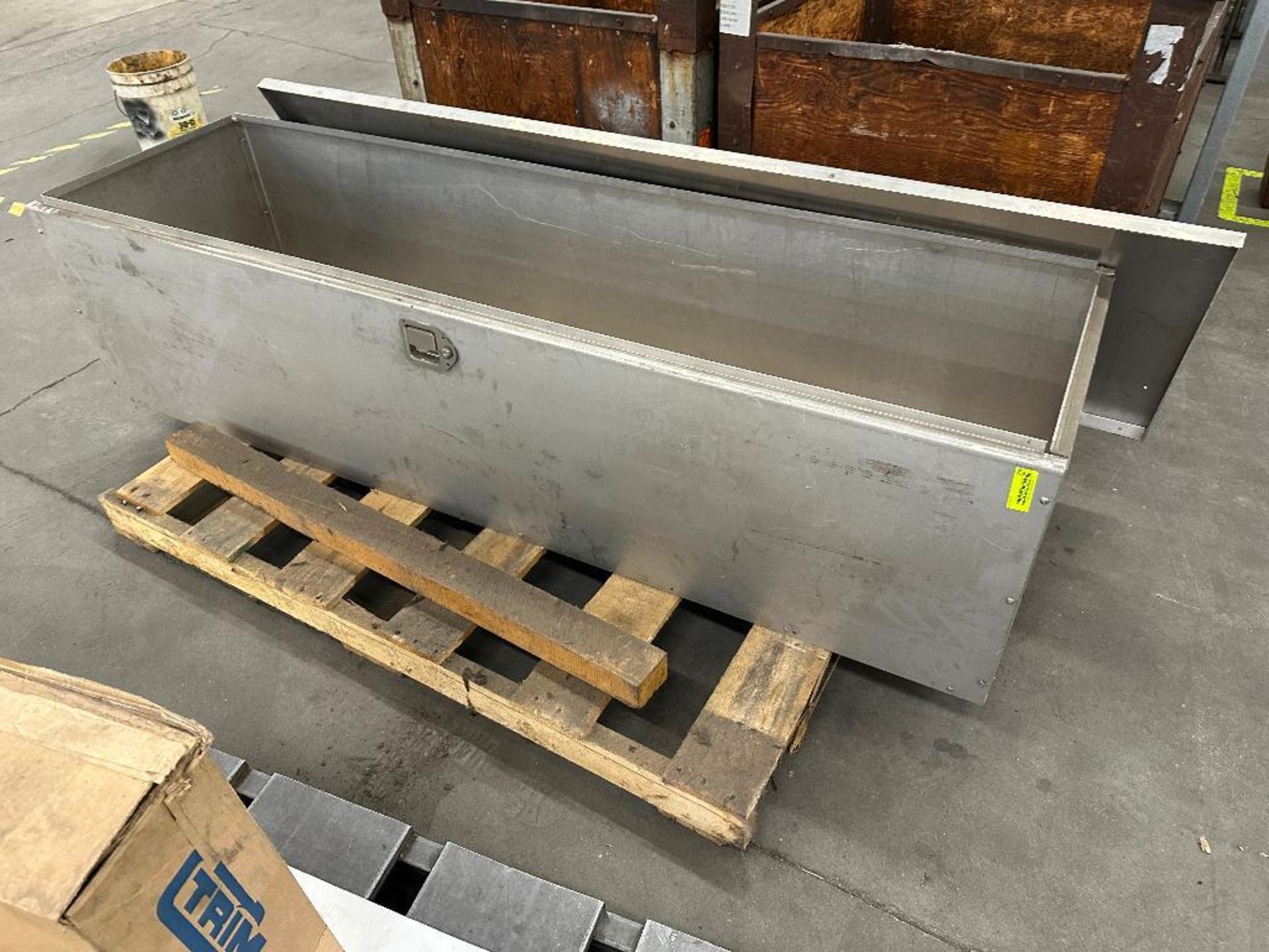78" X 22" STAINLESS TRUCK BOX WITH LID. - Image 3 of 5