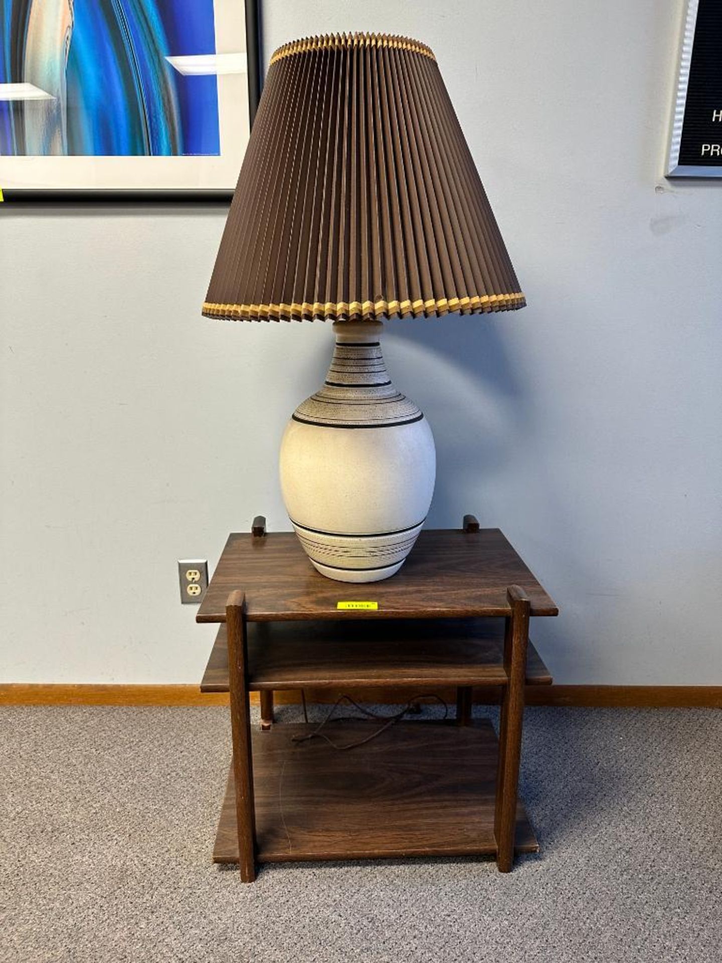 END TABLE W/ LAMP