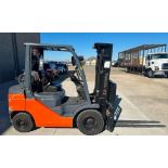 DESCRIPTION 2017 TOYOTA 5000 LB. CAPACITY LP FORK LIFT. 3 STAGE MAST, SIDE SHIFT AND TILT. BRAND / M