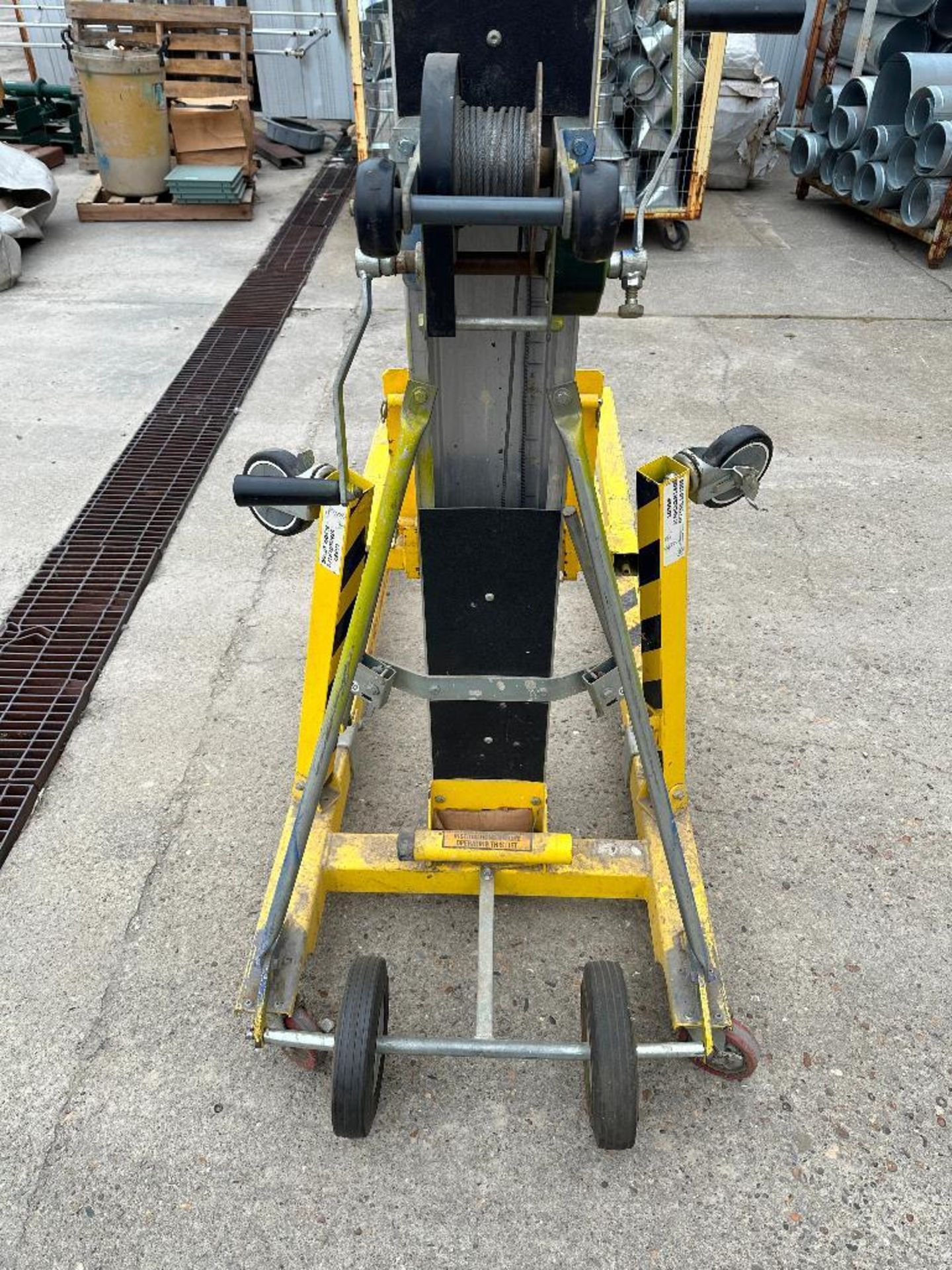 HEAVY DUTY ROLLING MANUAL MATERIAL LIFT - Image 4 of 5