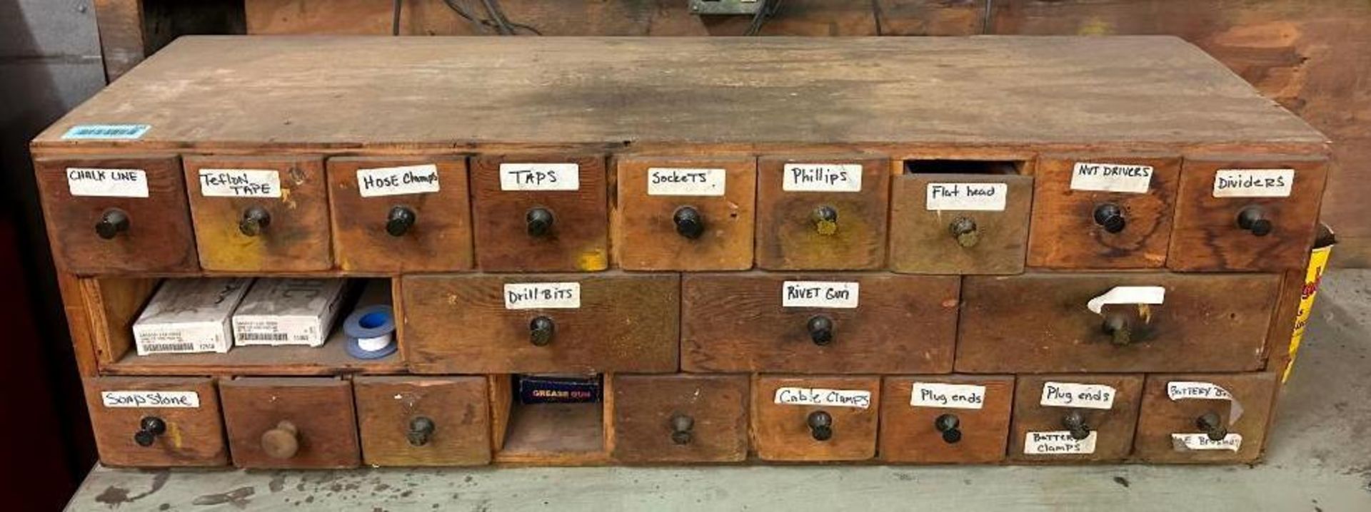 TOOL DRAWER UNIT WITH CONTENTS