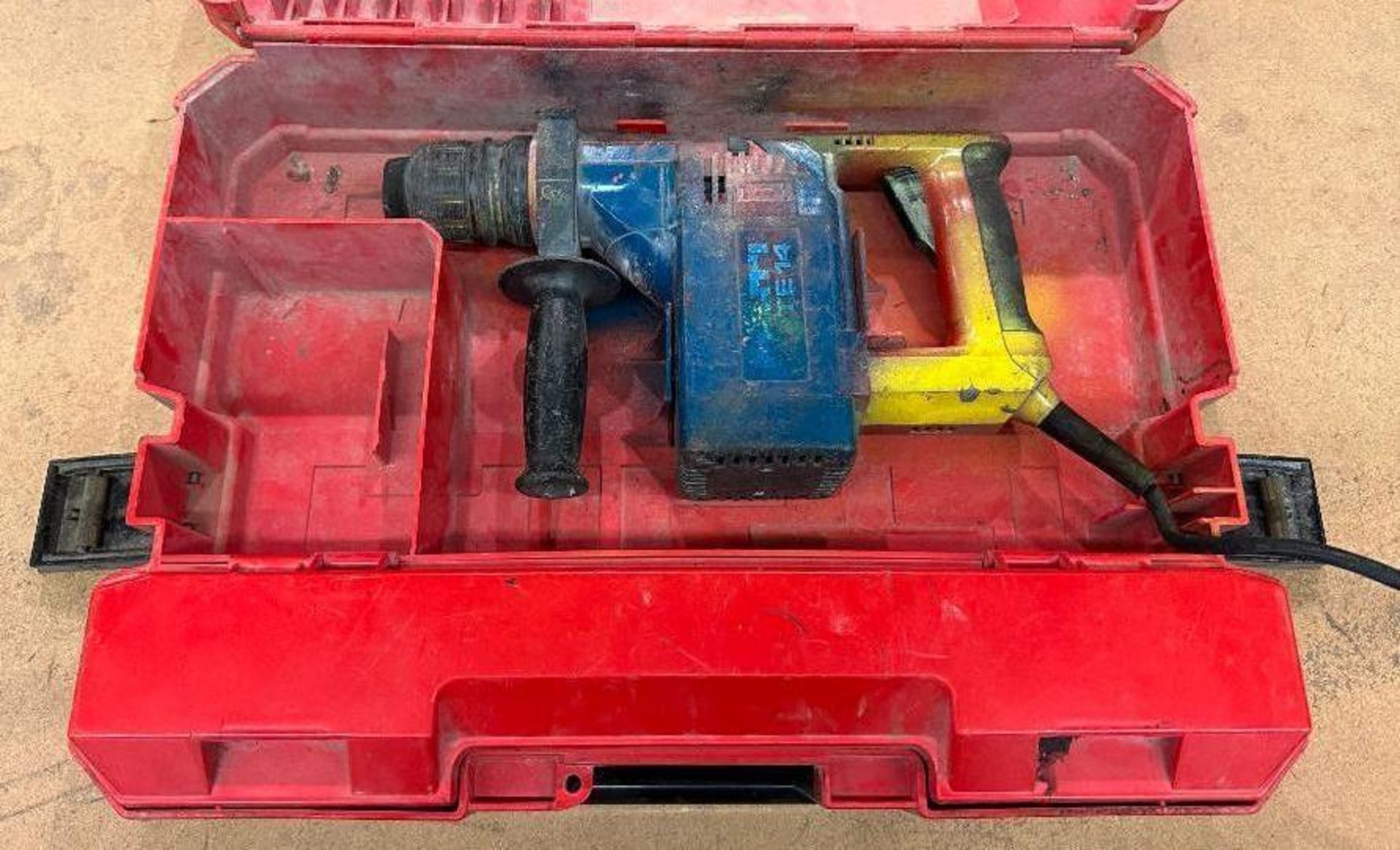 ELECTRIC ROTARY HAMMER WITH CASE