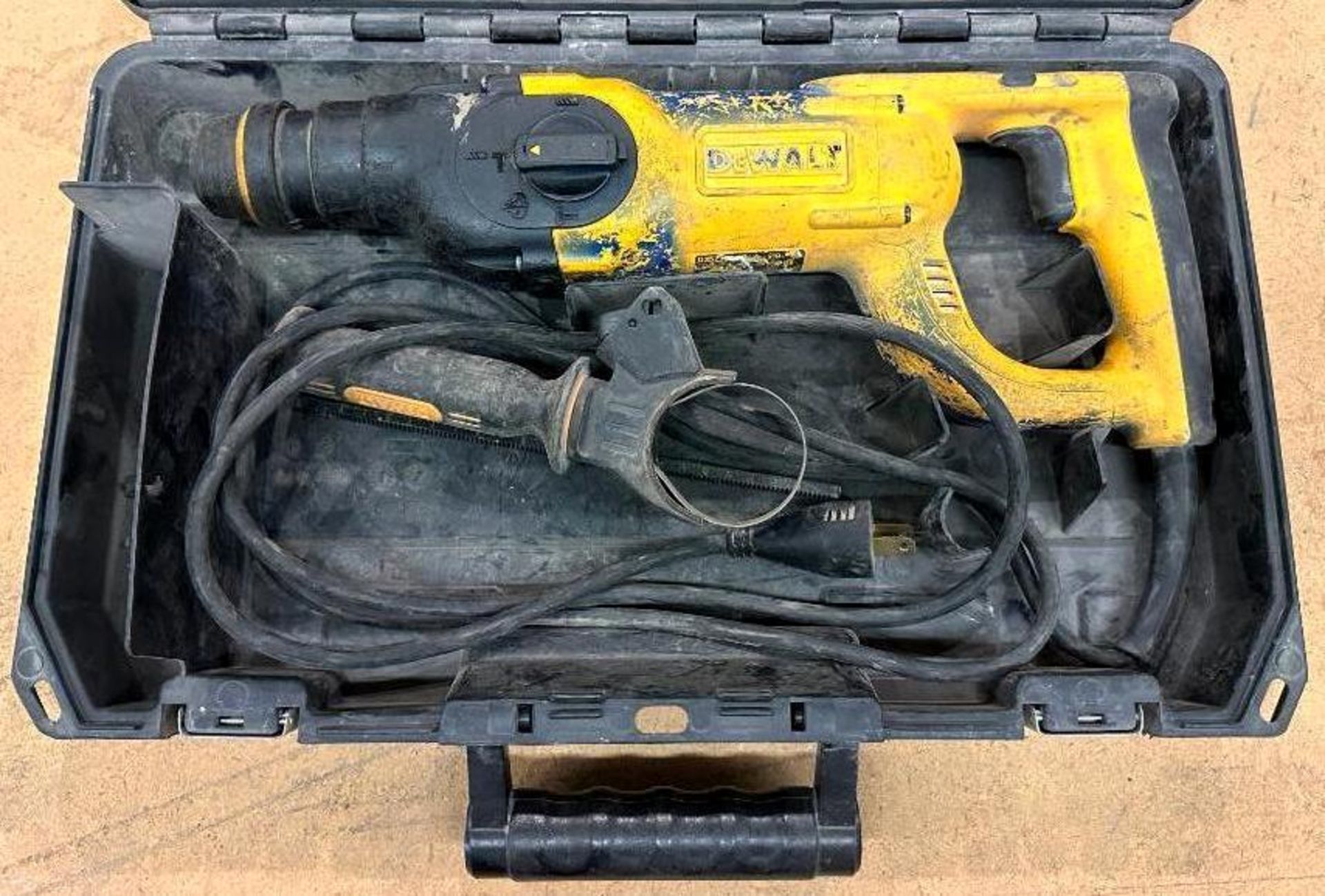 ELECTRIC ROTARY HAMMER WITH CASE