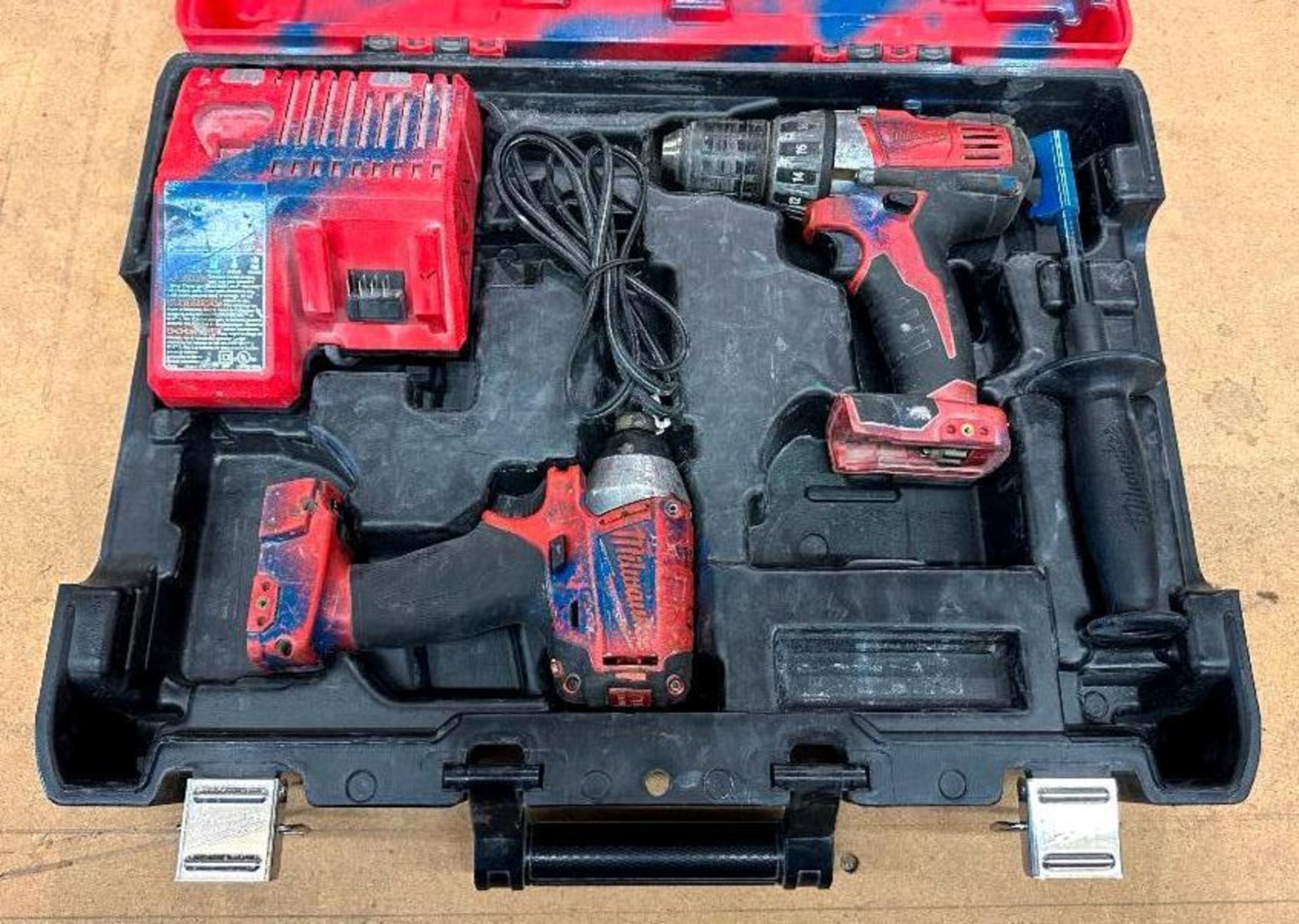 DRILL/DRIVER COMBO SET WITH CHARGER AND CASE