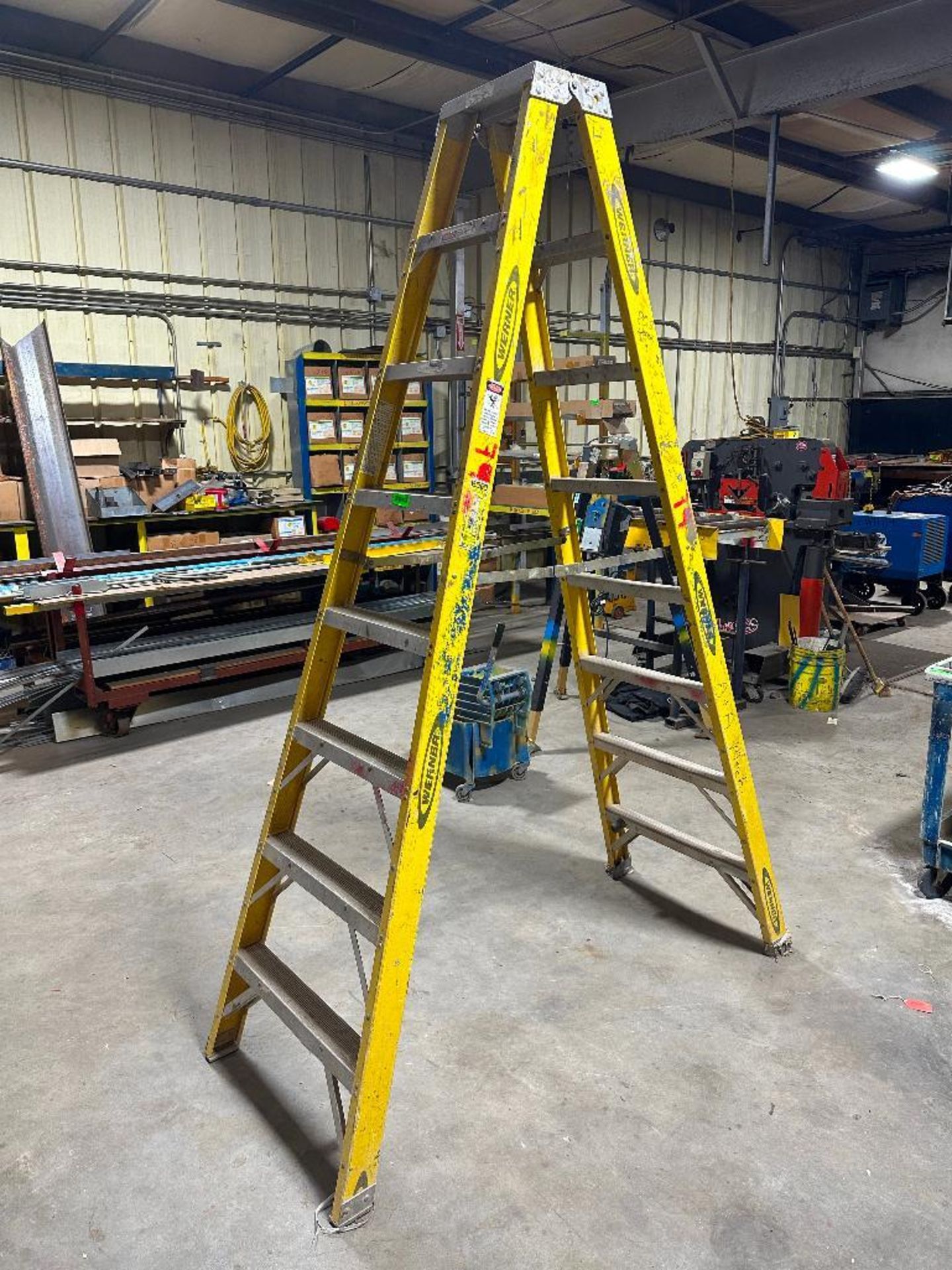 8 FT. FOLDING LADDER